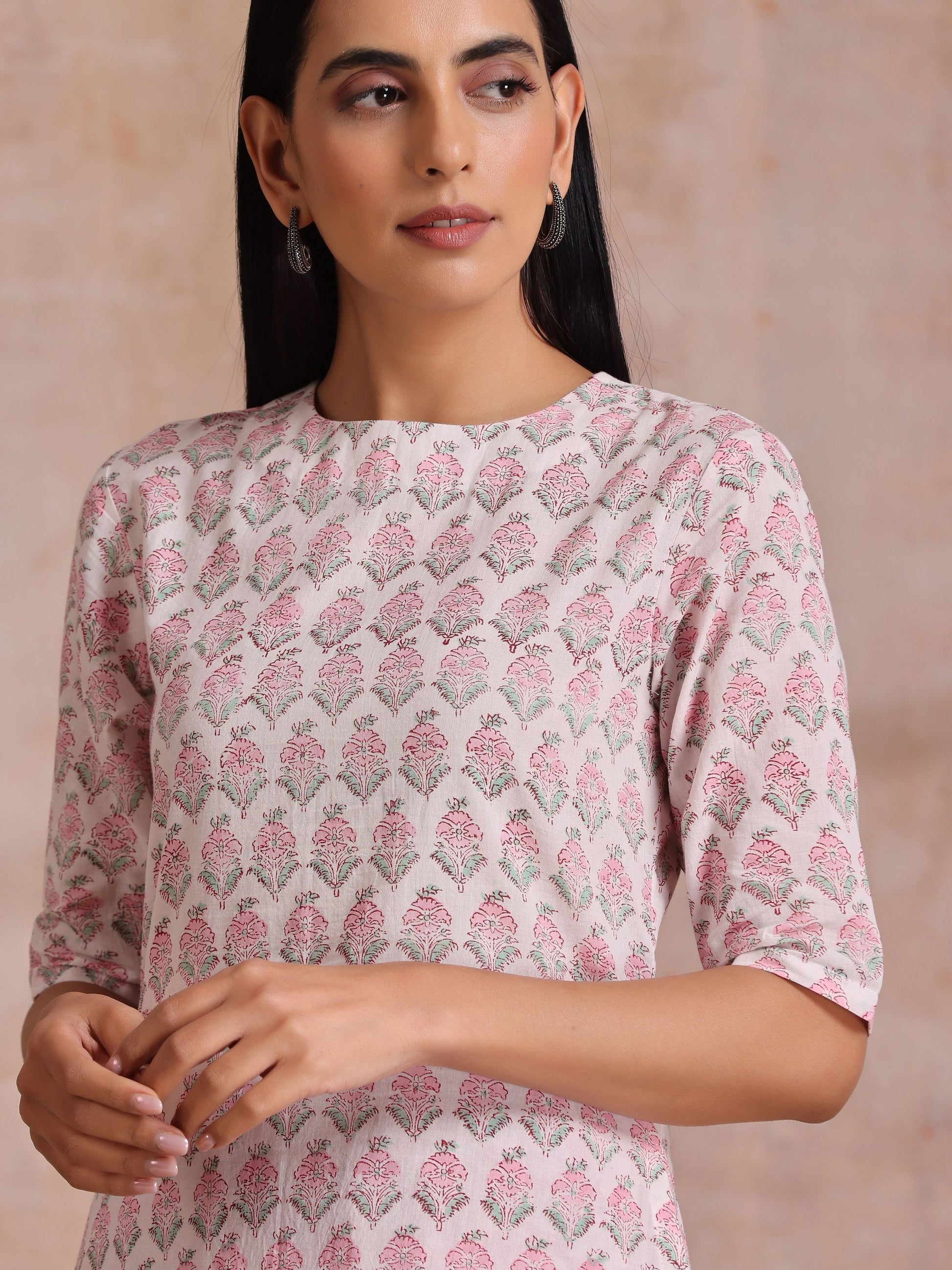 trueBrowns Pink Green Floral On White Block Print Cotton Slit Kurta Pant Set | Relove | Swadesiicart
