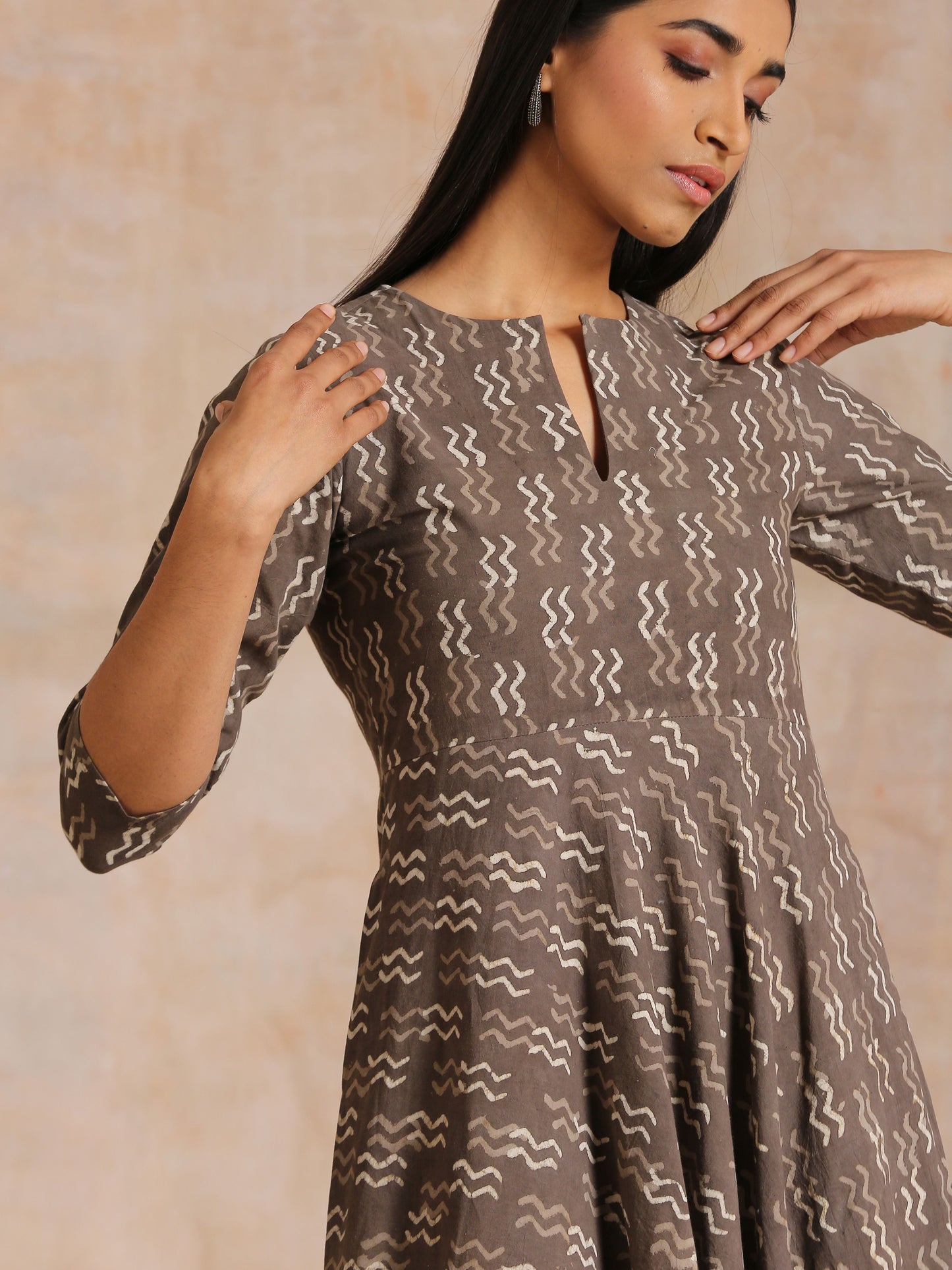 trueBrowns Clay Dabu Zig-Zag Motifs Print Cotton Flared Kurta Pant Set | Swadesiicart
