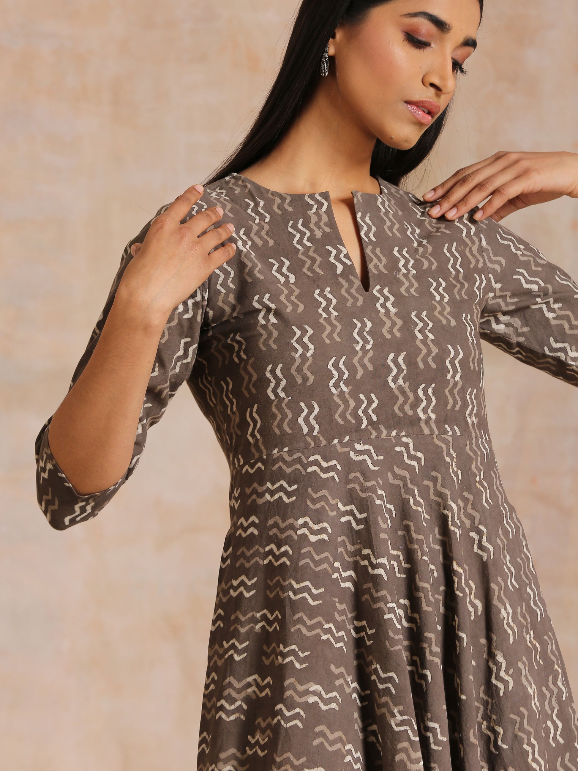 trueBrowns Clay Dabu Zig-Zag Motifs Print Cotton Flared Kurta Pant Set | Swadesiicart