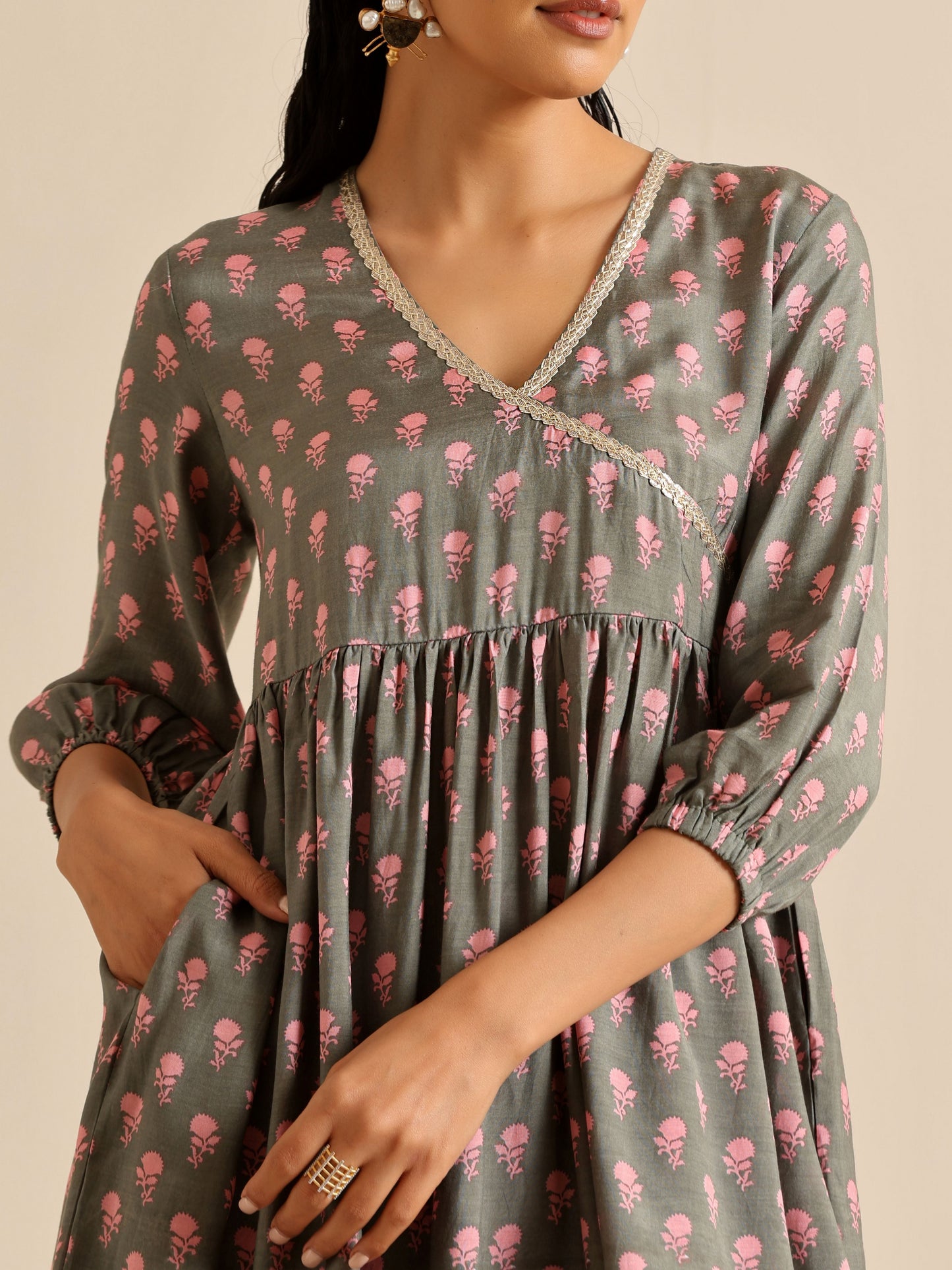 trueBrowns Grey Floral Silk Printed Co-Ord Set - Swadesiicart