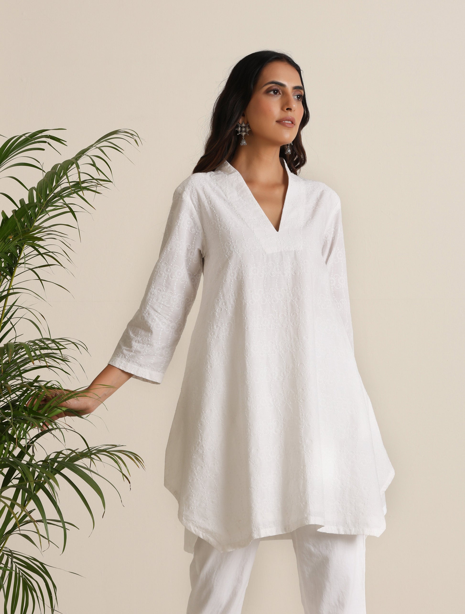 trueBrowns White Cotton Embroidered Co-ord Set - Swadesiicart