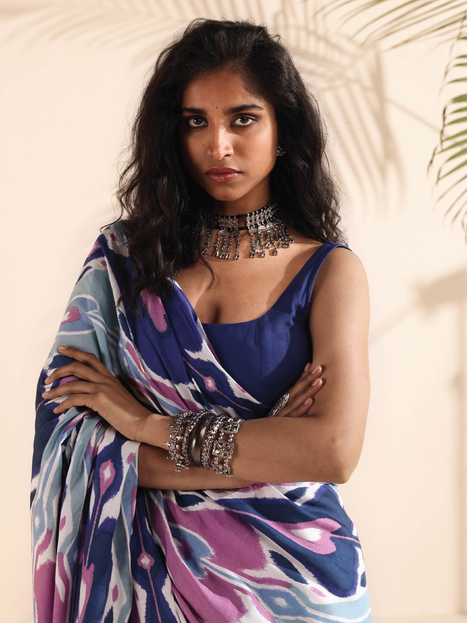 trueBrowns Blue Purple Muslin Ikat Saree | Swadesiicart