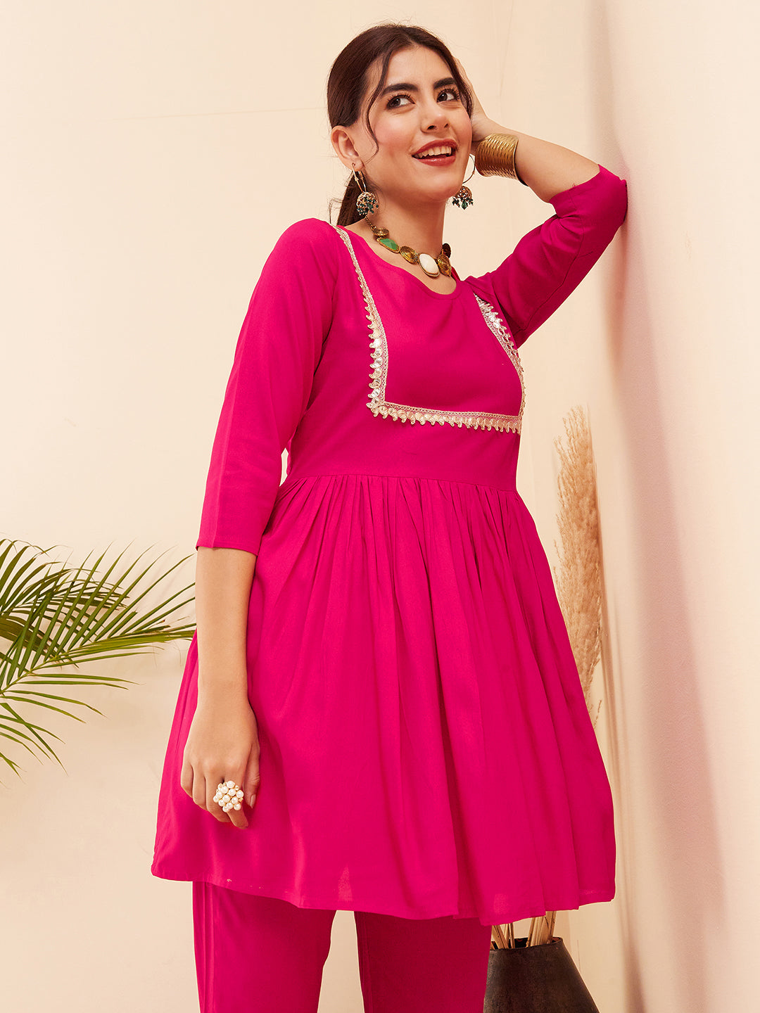 InWeave Women's Fuchsia Round Neck Square Gota Work Kurta Pant Set - Swadesiicart