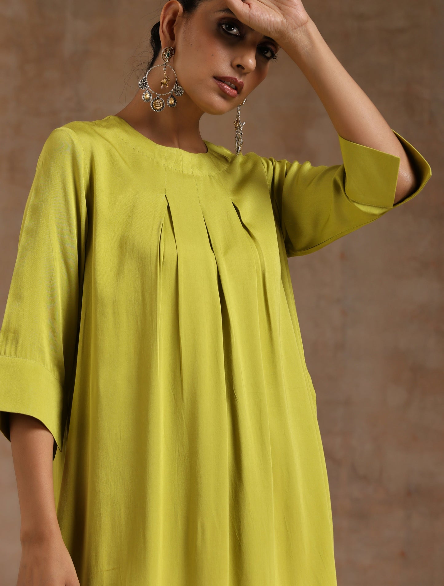 trueBrowns Lime Modal Satin Neck Pleat Kurta Set | Swadesiicart