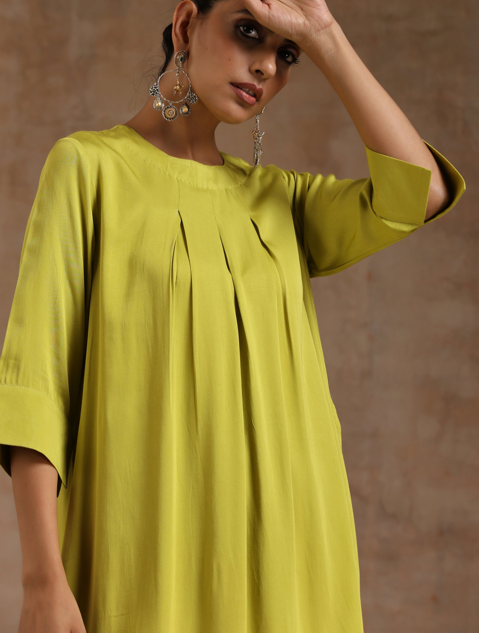 trueBrowns Lime Modal Satin Neck Pleat Kurta Set | Swadesiicart