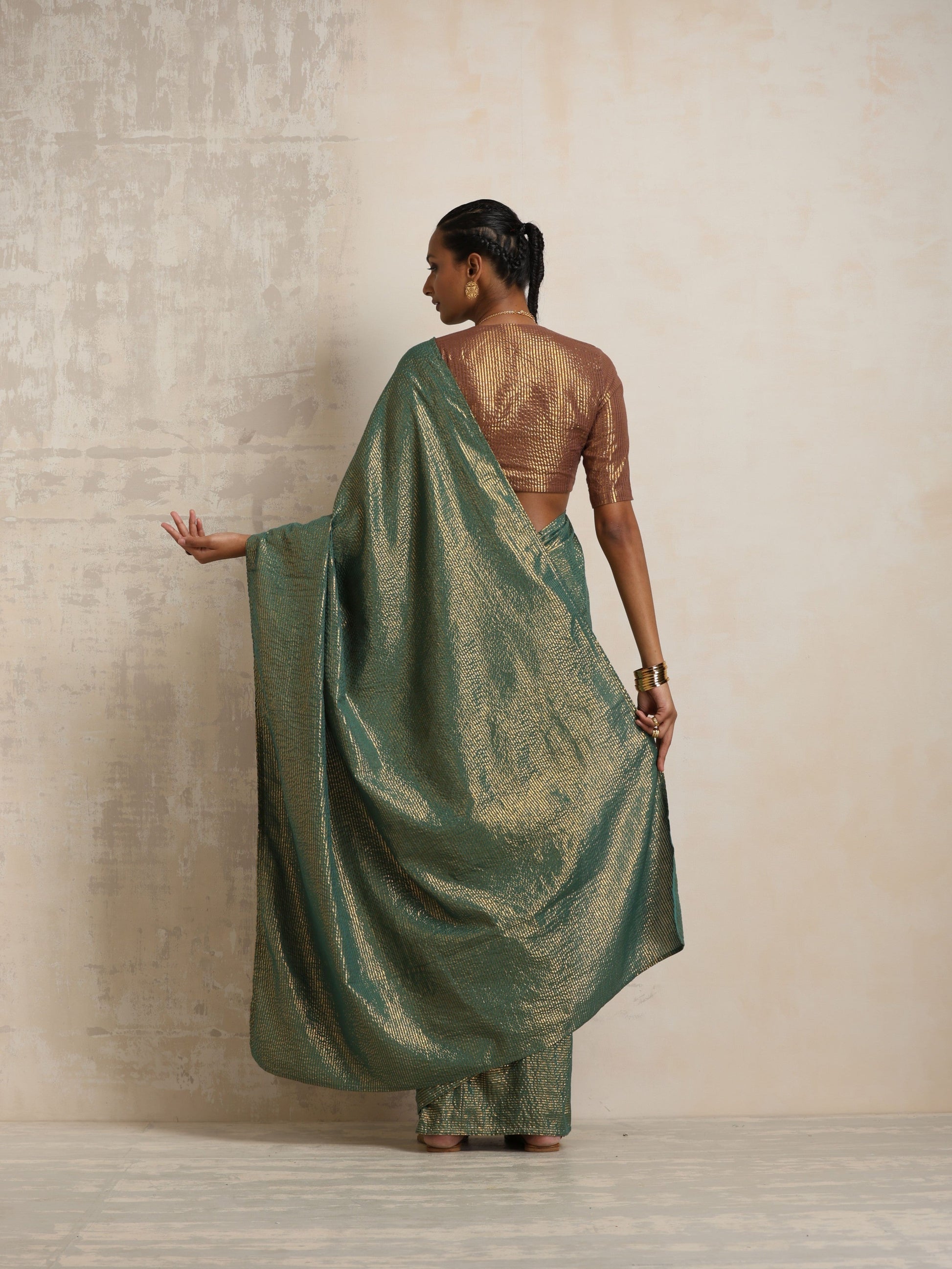 trueBrowns Dark Green Gold Lurex Ready To Wear Saree | Swadesiicart