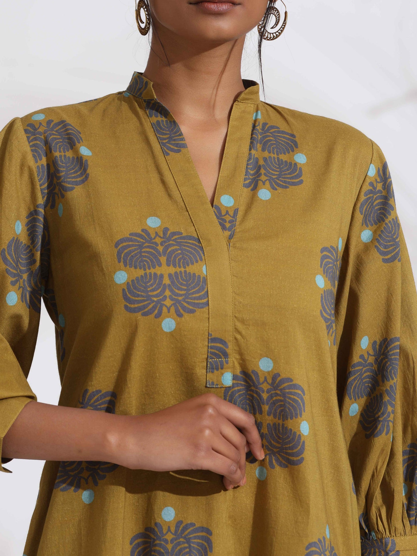 trueBrowns Green Cotton Print Straight Kurta Set | Swadesiicart