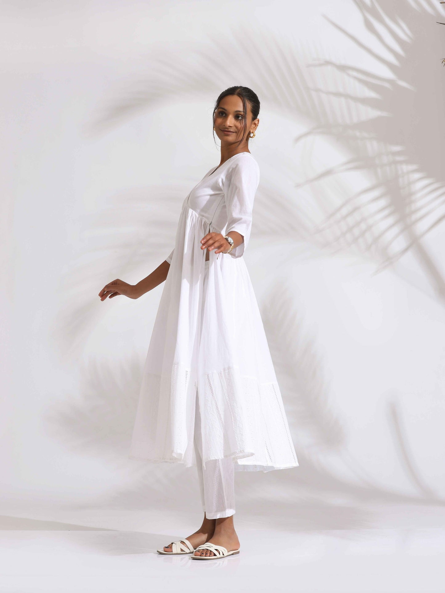 trueBrowns White Cotton Schiffli Flared Anarkali Kurta Set | Swadesiicart