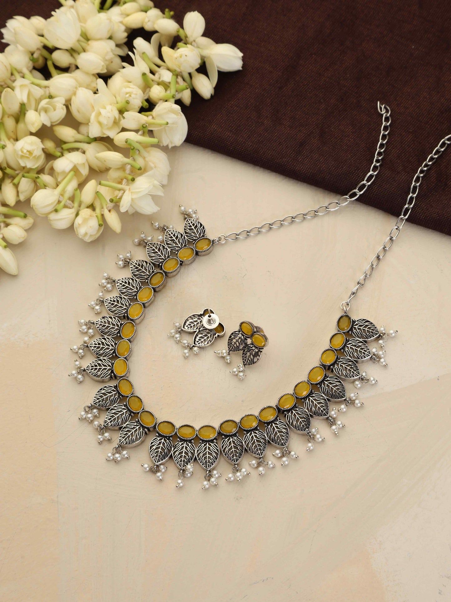trueBrowns Silver Tone Stone Necklace Set - Swadesiicart