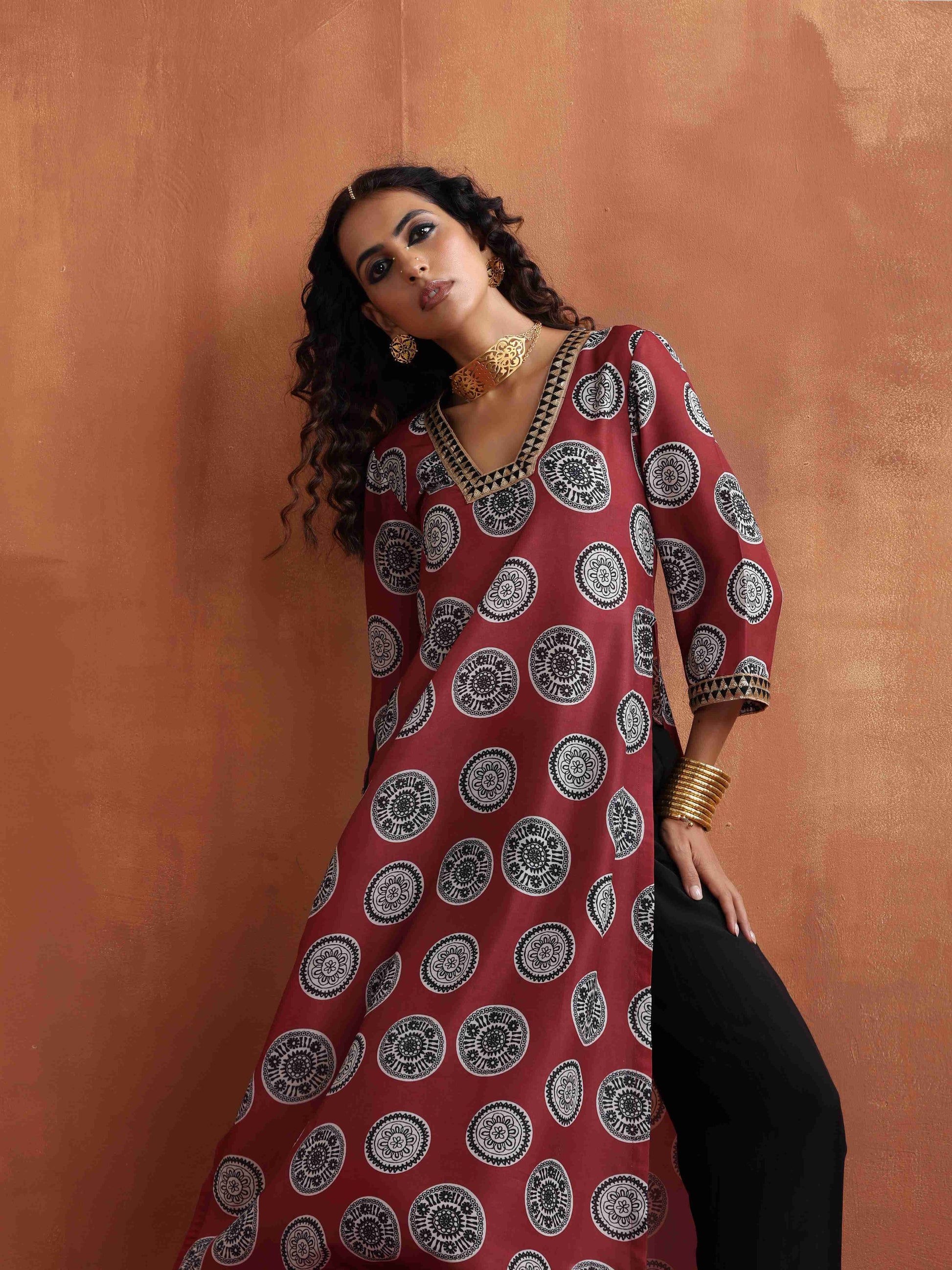 trueBrowns Maroon Print High Slit Kurta Set | Swadesiicart