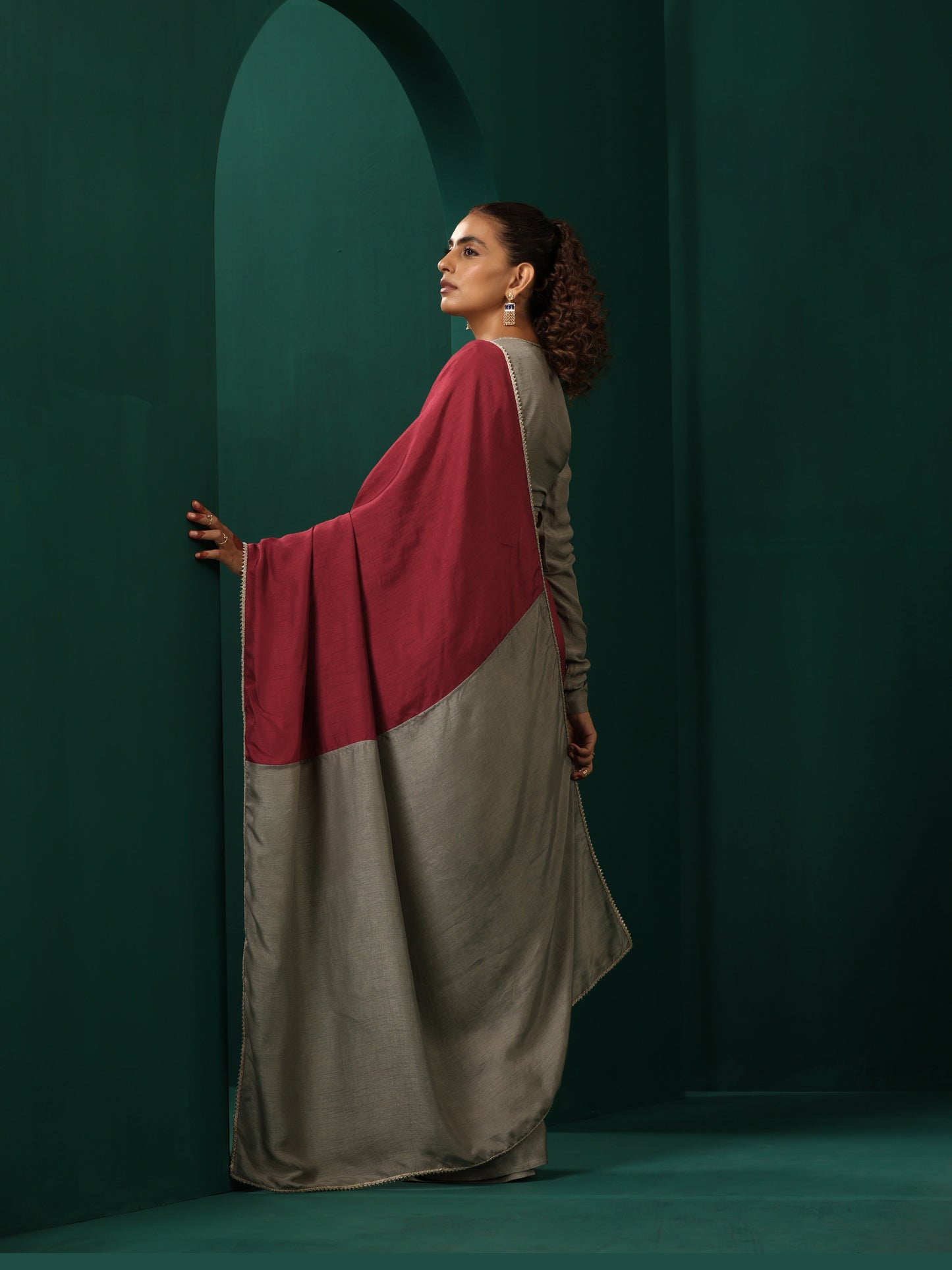 trueBrowns Grey Maroon Silk Ready to Wear Saree | Swadesiicart