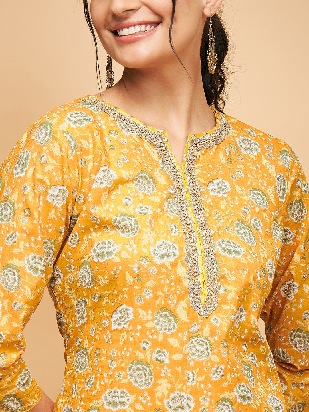 InWeave Women's Yellow Foil Print Gota Straight Kurta - Swadesiicart
