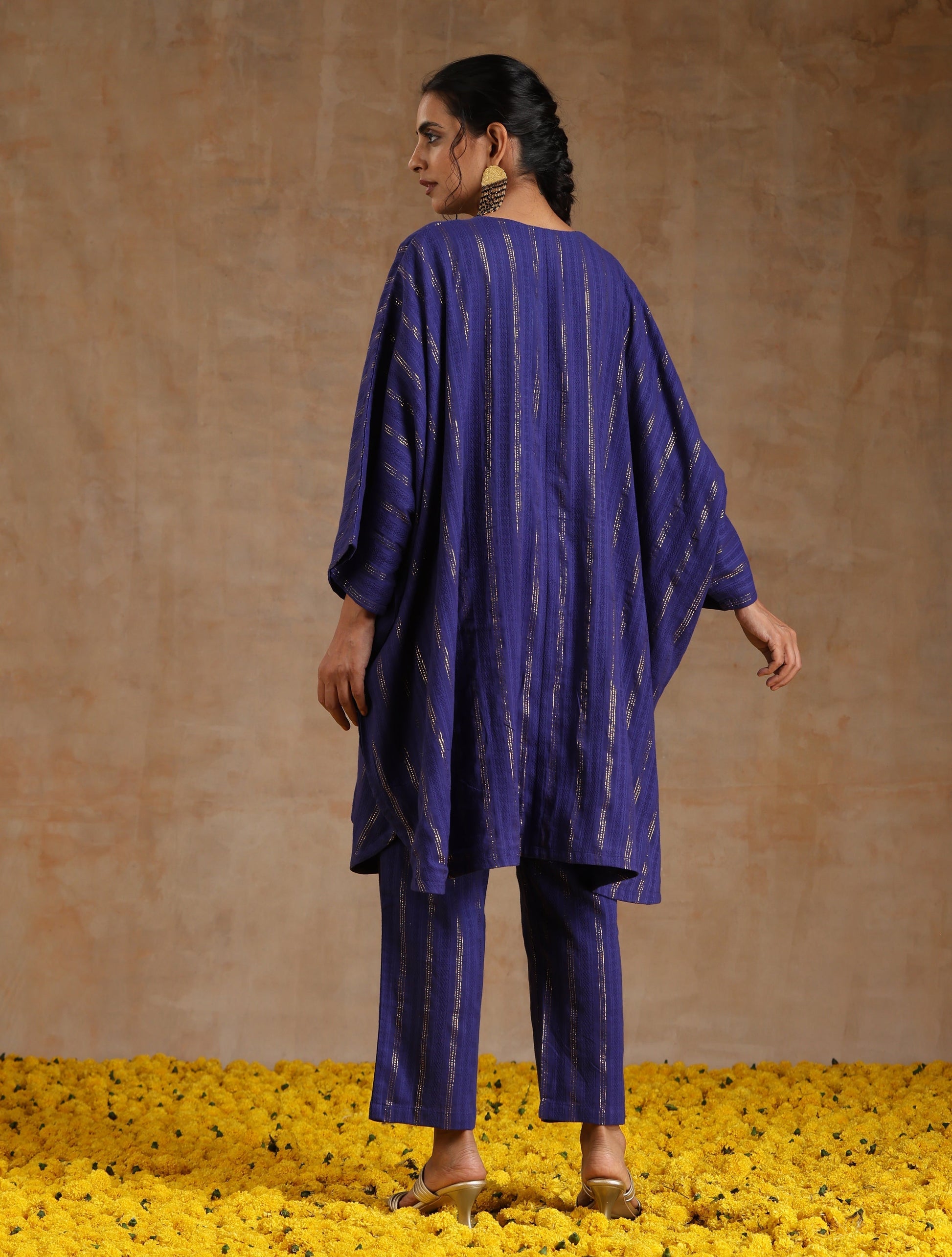 trueBrowns Spectrum Blue Gold Cotton Oversized Round Co-Ord Set - Swadesiicart