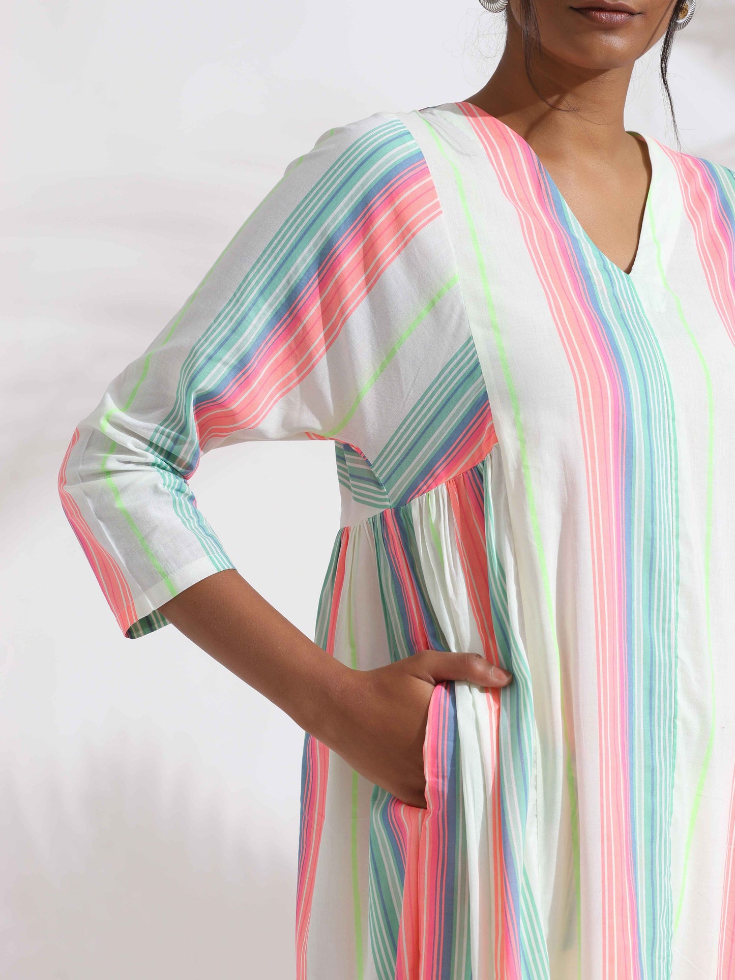 trueBrowns Off-White Cotton Multi Stripe Flared Kurta Set | Swadesiicart