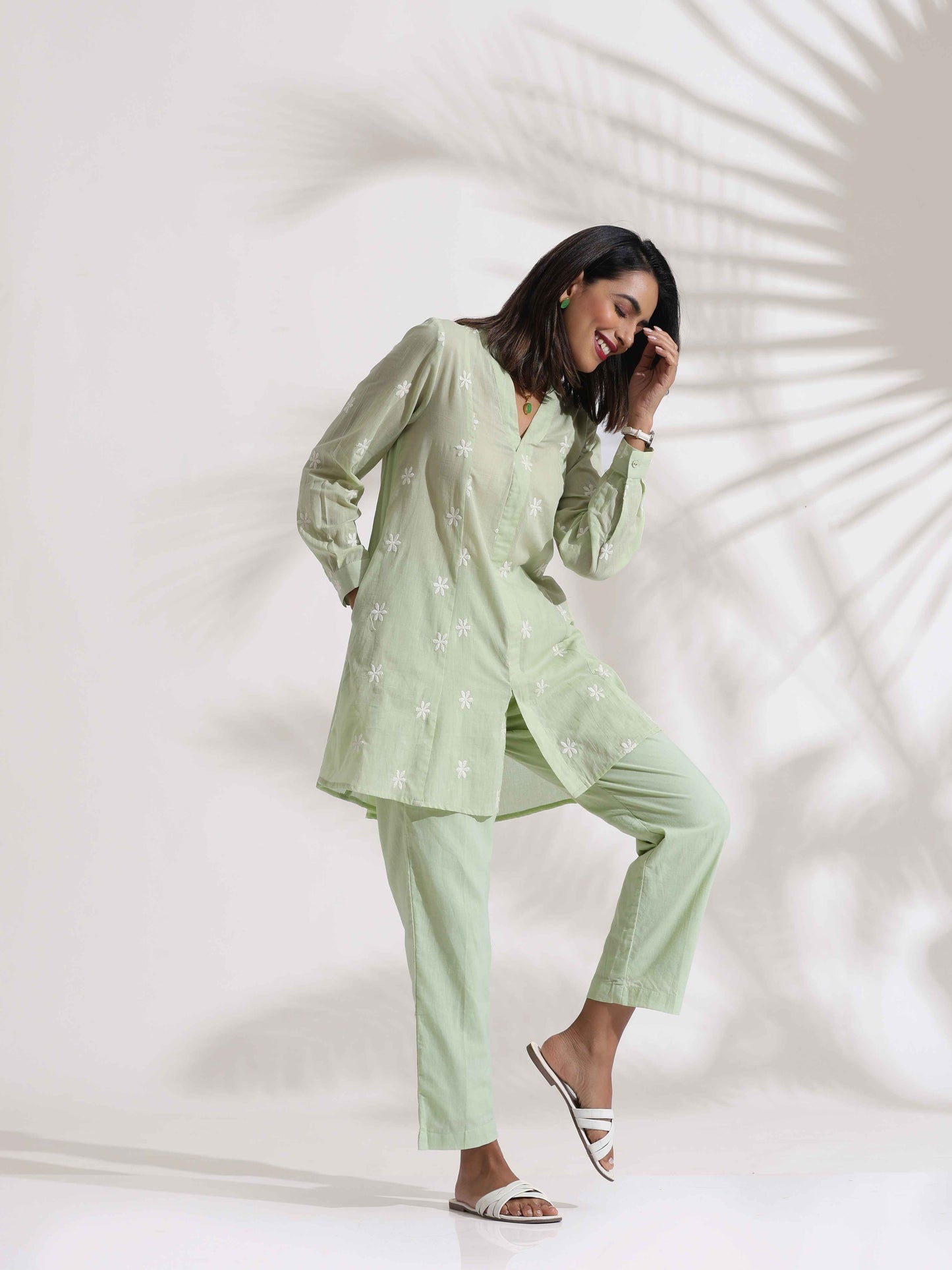 trueBrowns Green Cotton Floral Embroidered Co-ord Set - Swadesiicart