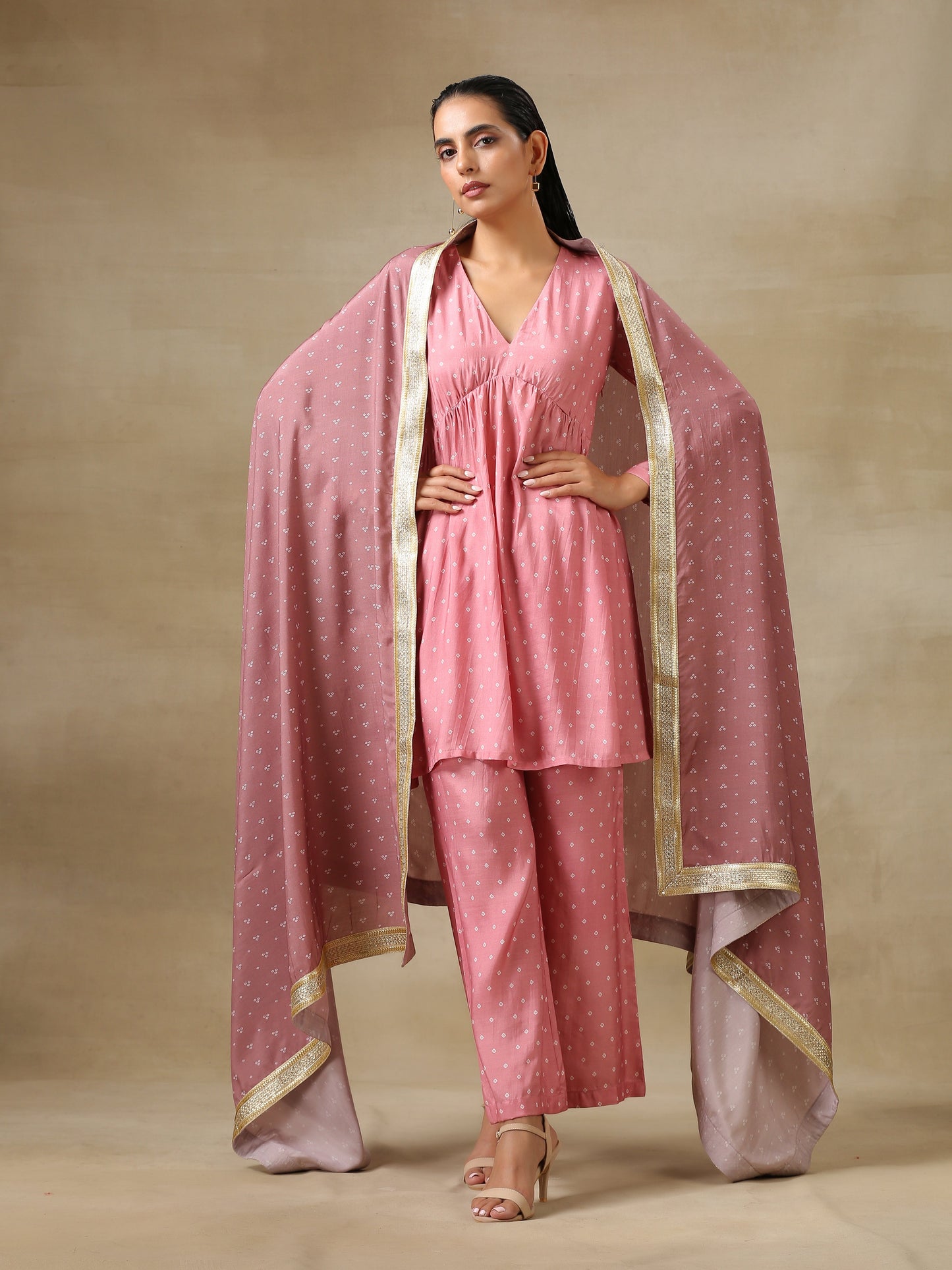trueBrowns Light Mauve Bandhani Printed Silk Flared Kurta Pant Dupatta Set | Swadesiicart