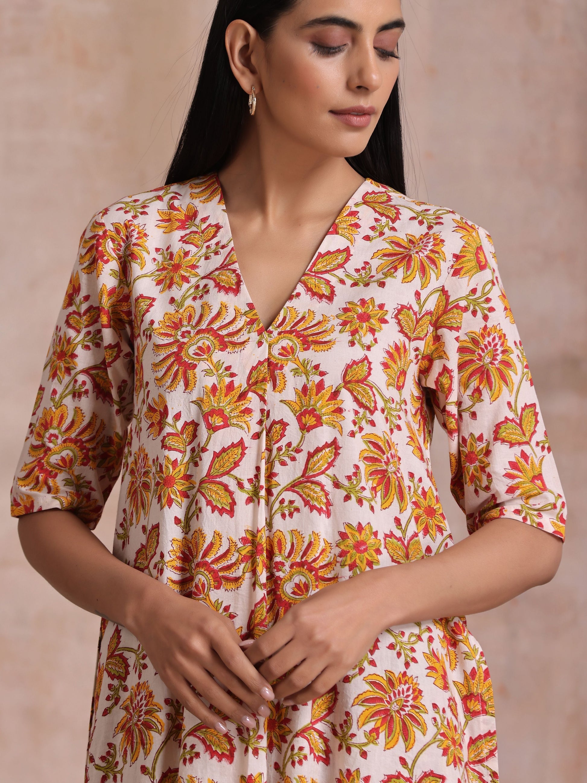 trueBrowns Red Overall Floral On White Cotton Block Print Kurta Pant Set | Swadesiicart