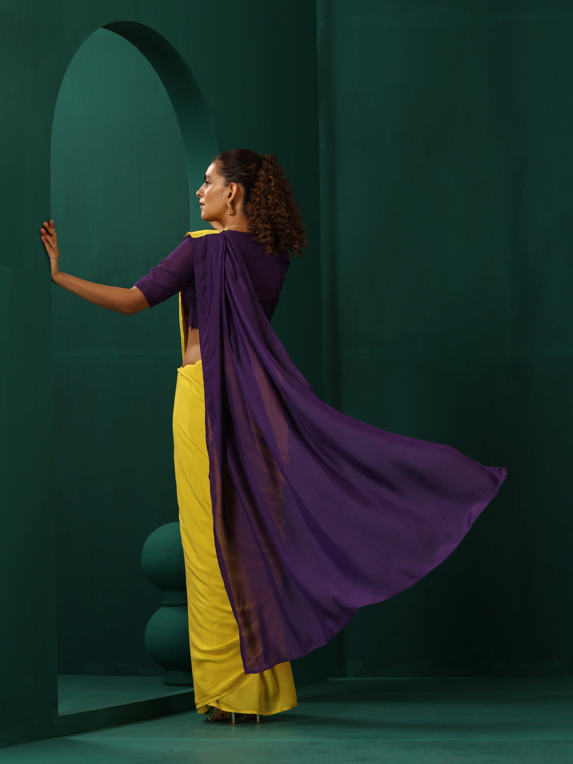 trueBrowns Yellow Purple Muslin Silk Ready to Wear Saree | Swadesiicart