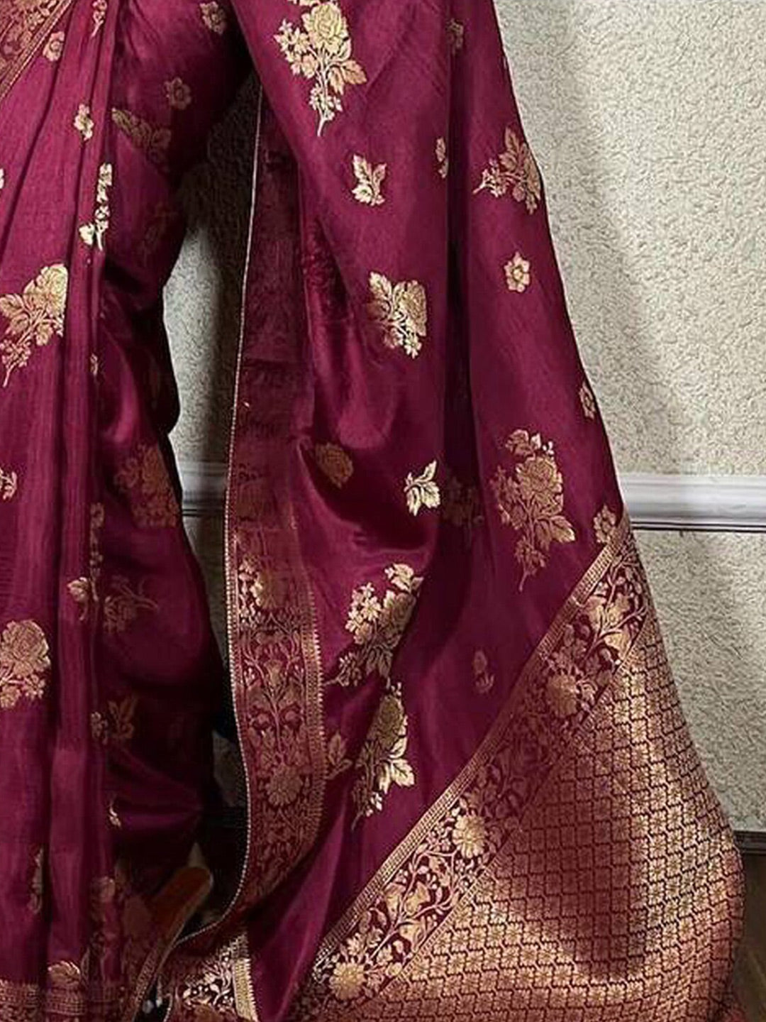 Kalini Woven Design Zari Banarasi Saree | Swadesiicart