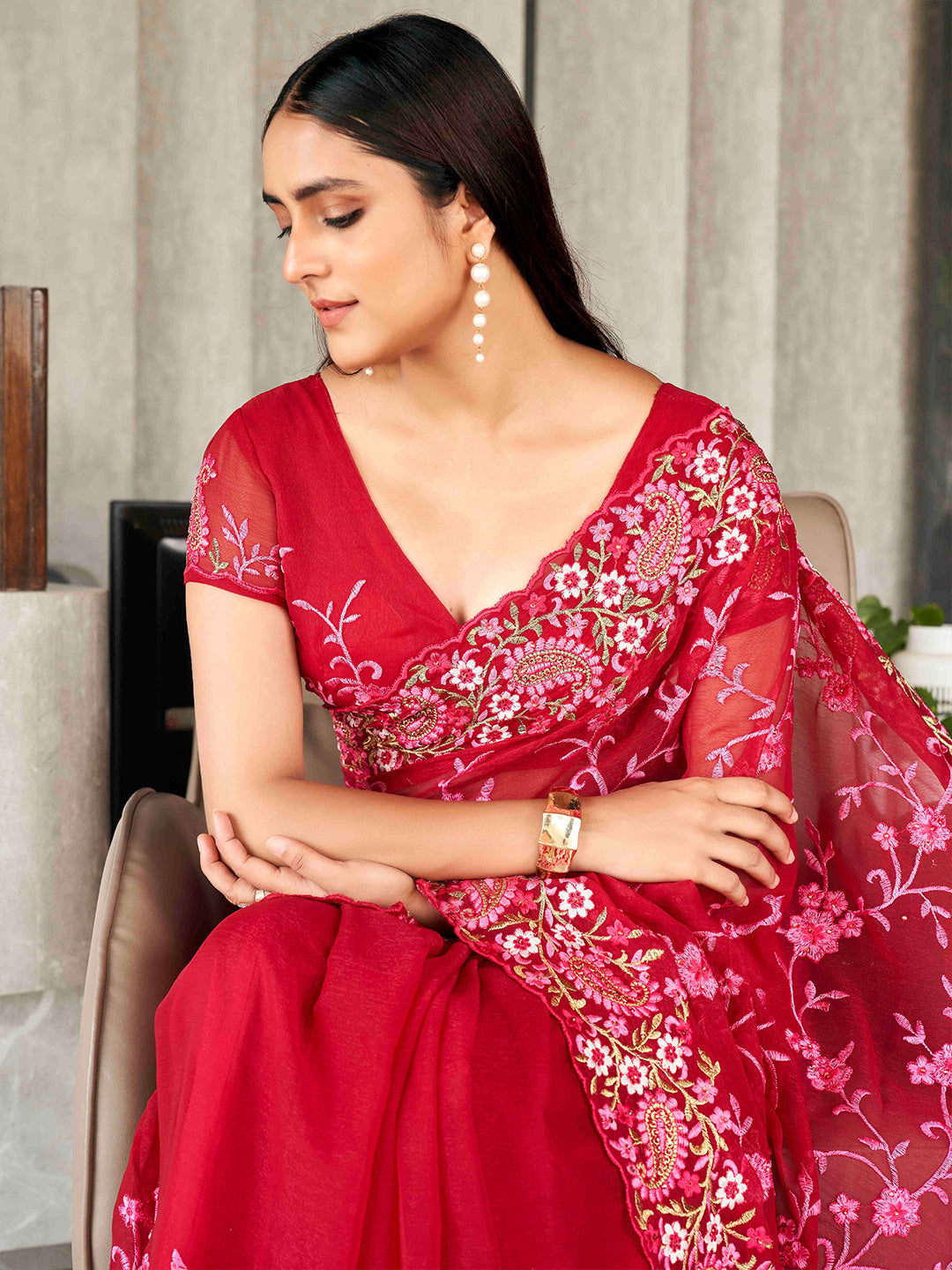 Tikhi Imli Floral Embroidered Chiffon Heavy Work Saree | Swadesiicart