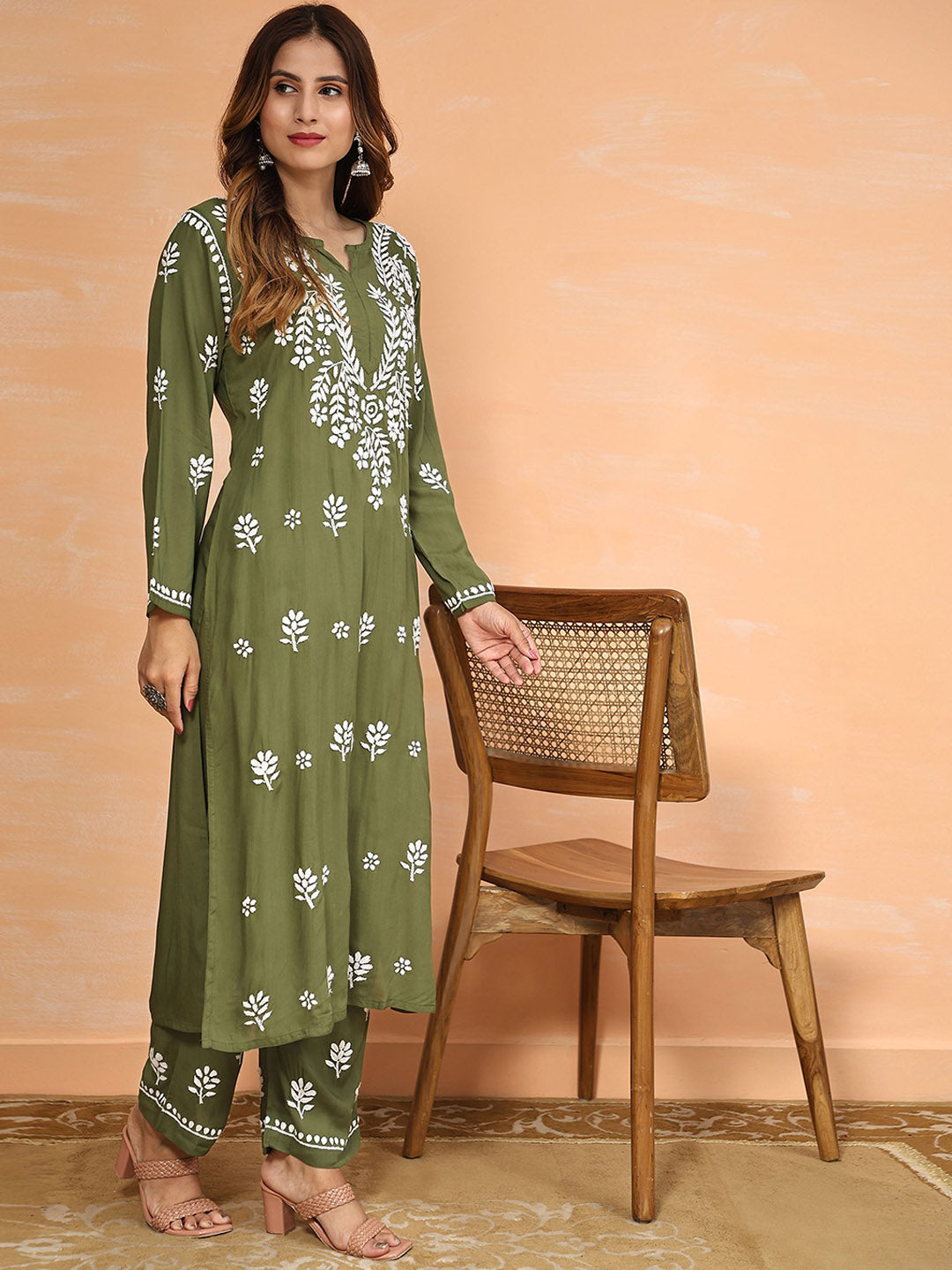 HOUSE OF KARI Floral Embroidered Thread Work Pure Cotton Kurta with Trousers | Swadesiicart