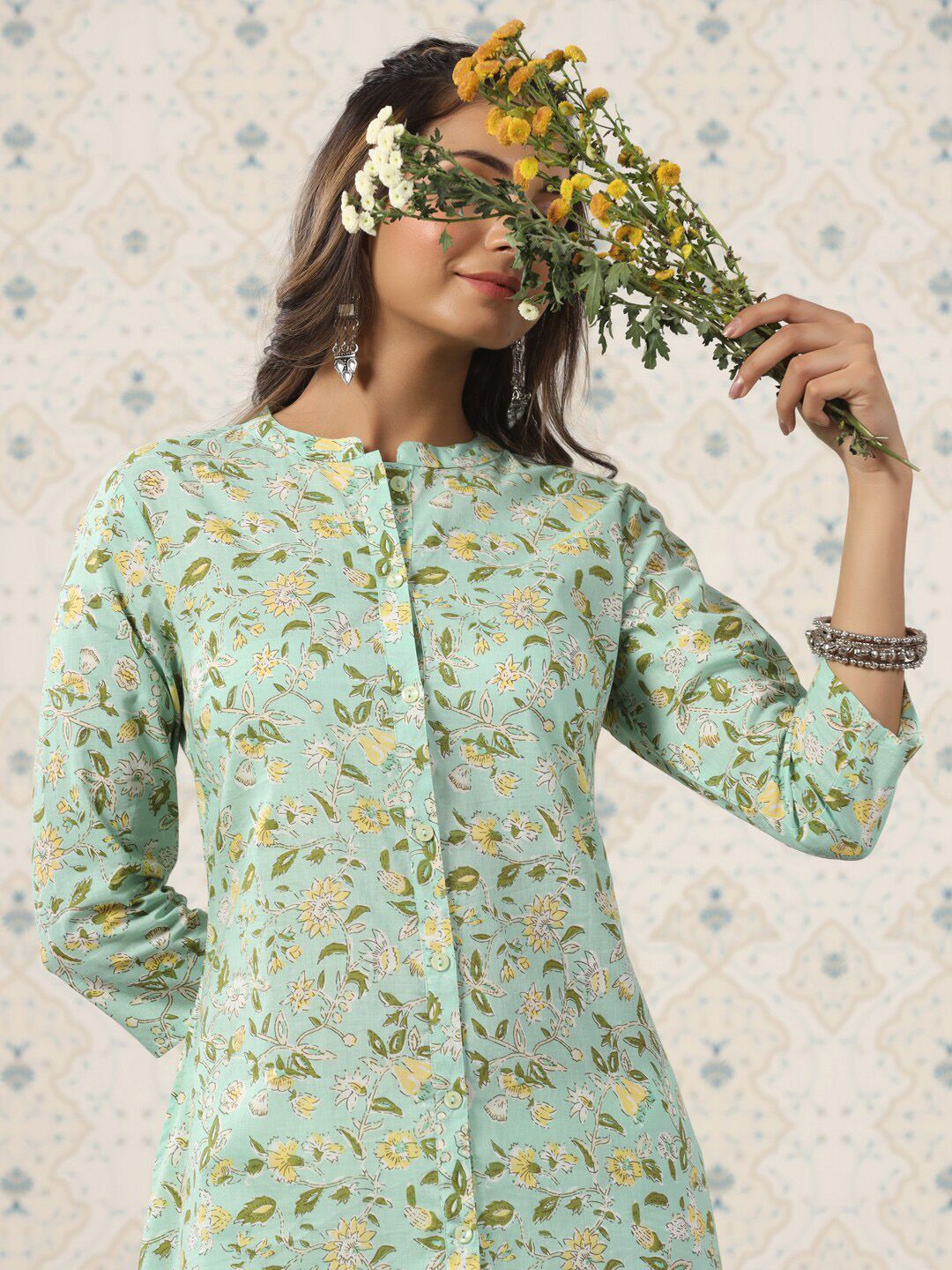 Ode by House of Pataudi Floral Printed Band Collar Pure Cotton Kurta - Swadesiicart