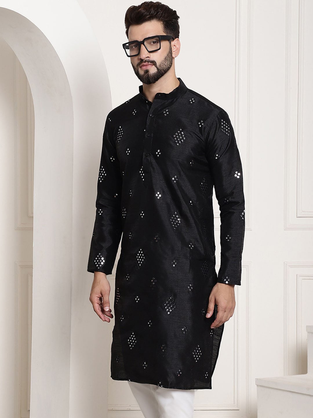 Sojanya Ethnic Motifs Embroidered Thread Work Kurta | Swadesiicart