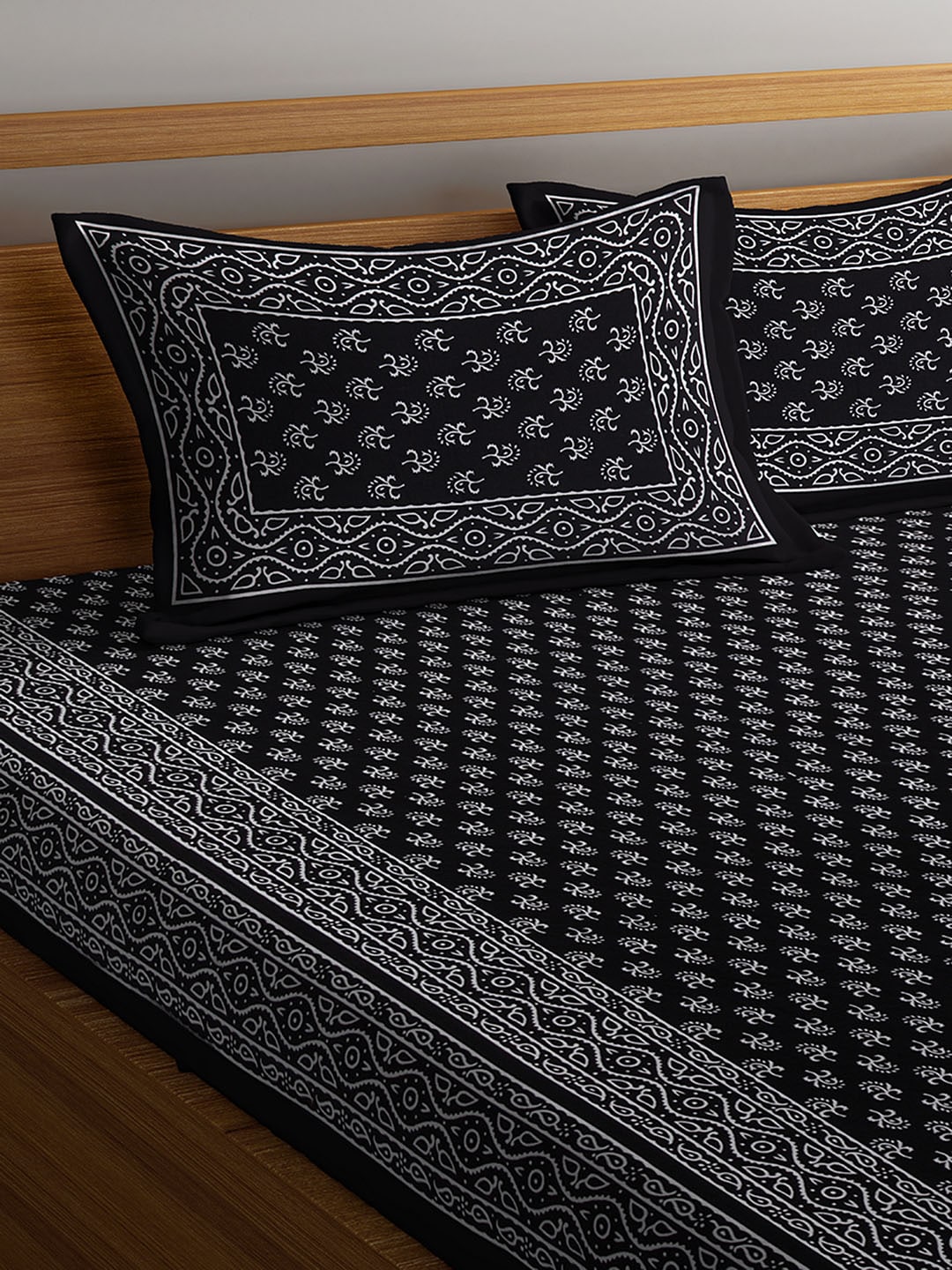 Rajasthan Decor Black & White Ethnic Motifs 144 TC Cotton 1 Queen Bedsheet with 2 Pillow Covers - Swadesiicart