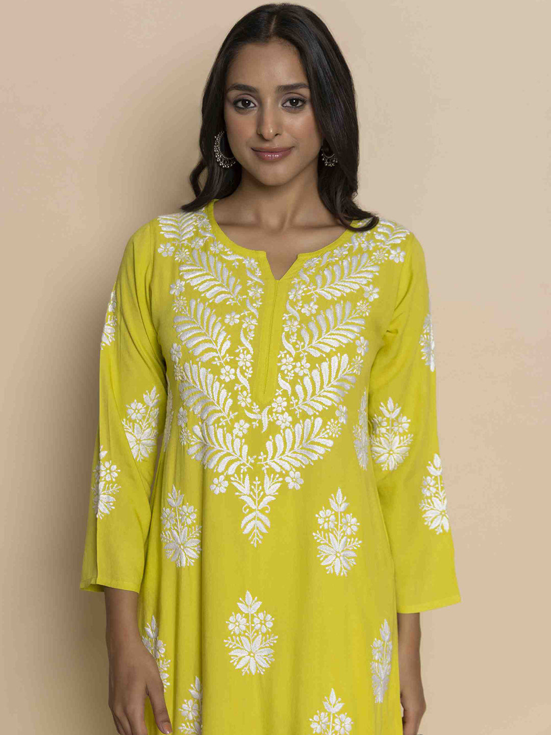 HOUSE OF KARI Floral Embroidered Chikankari Straight Kurta | Swadesiicart