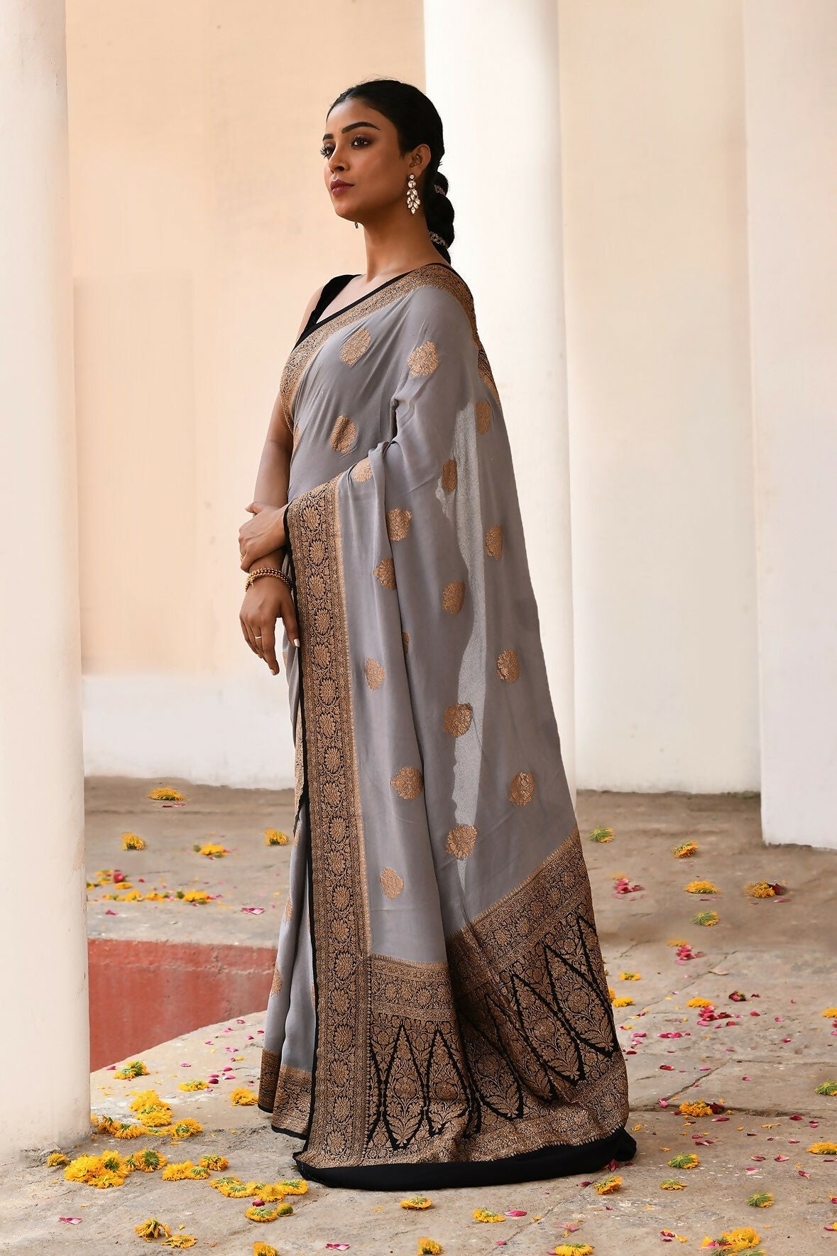 Joban Fashion Grey Crepe Chiffon Pure Handloom Banarasi Silk Saree | Swadesiicart