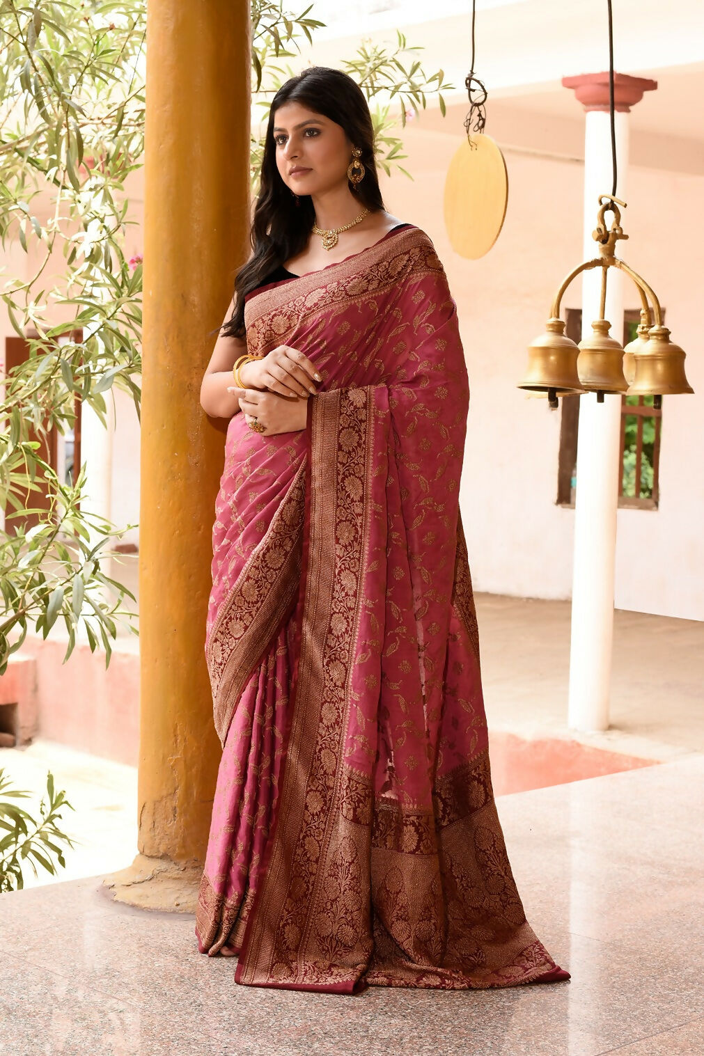 Joban Fashion Dark Pink Crepe Chiffon Pure Handloom Banarasi Silk Saree | Swadesiicart
