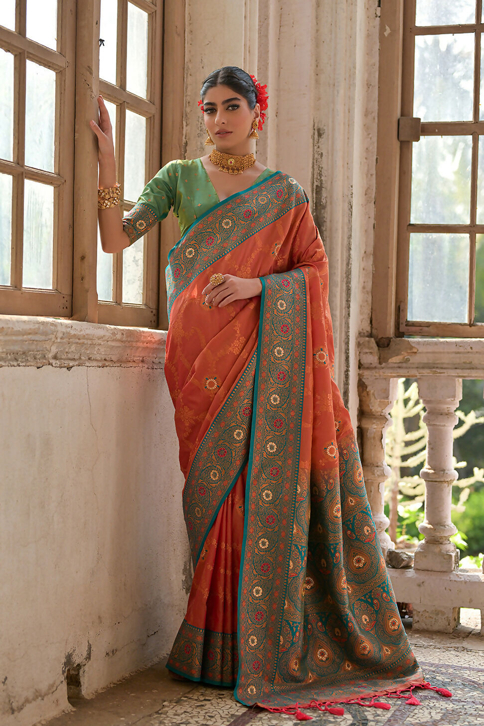 Vishnu Weaves Women's Peach Banarasi Silk Zari Woven Saree with Blouse - Swadesiicart