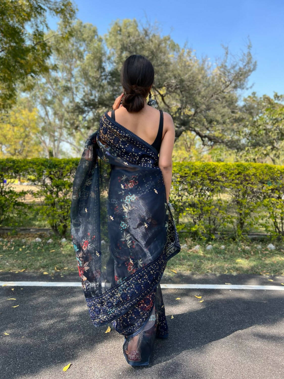 Vamsee Navy Blue Organza Saree - Swadesiicart