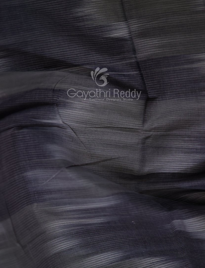 Dual Shades of Pink And Green Mangalagiri Ikkat Cotton Saree By Gayathri Reddy Designer Studio | Swadesiicart