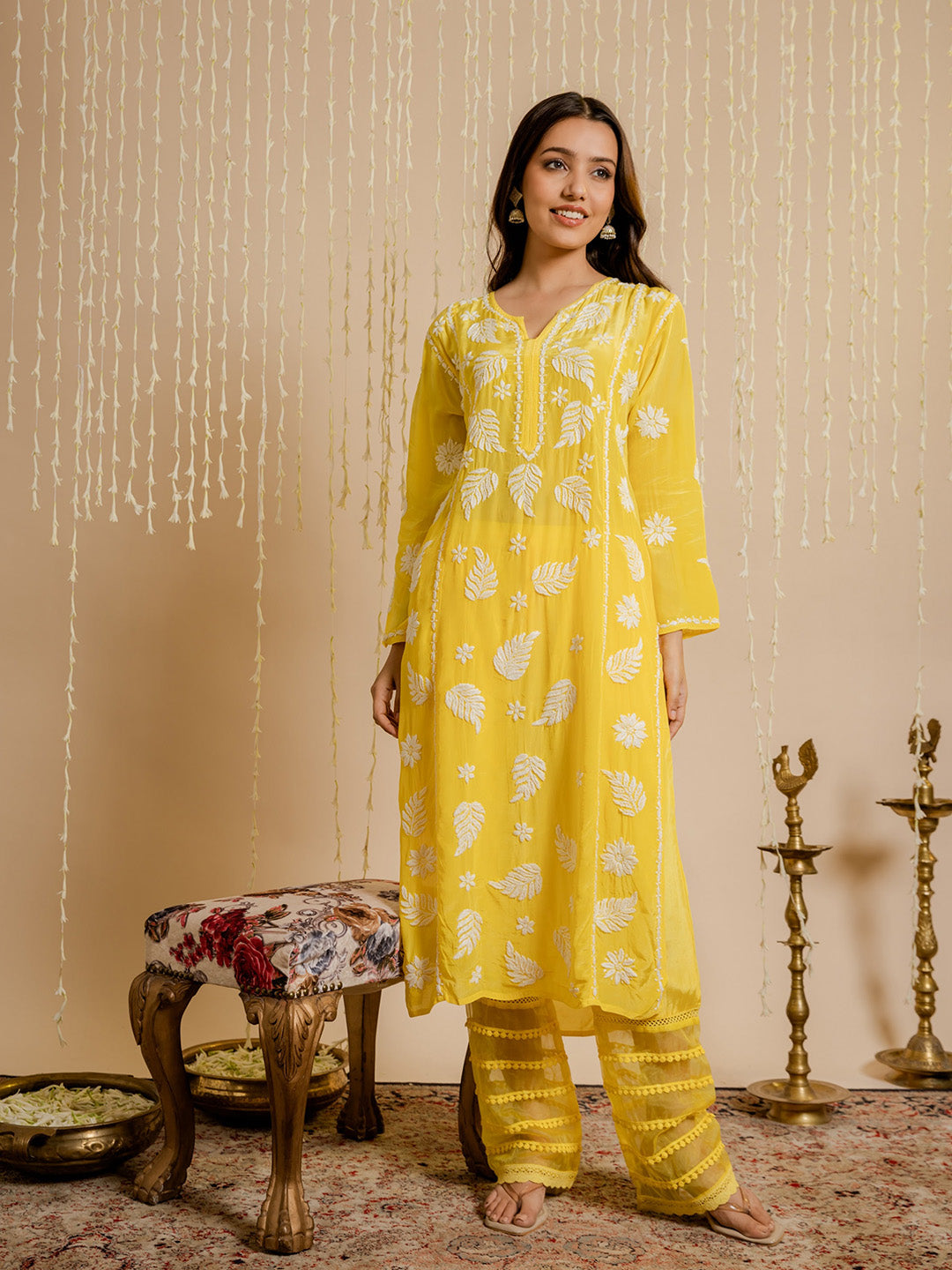 HOUSE OF KARI Floral Embroidered Chikankari Kurta | Swadesiicart