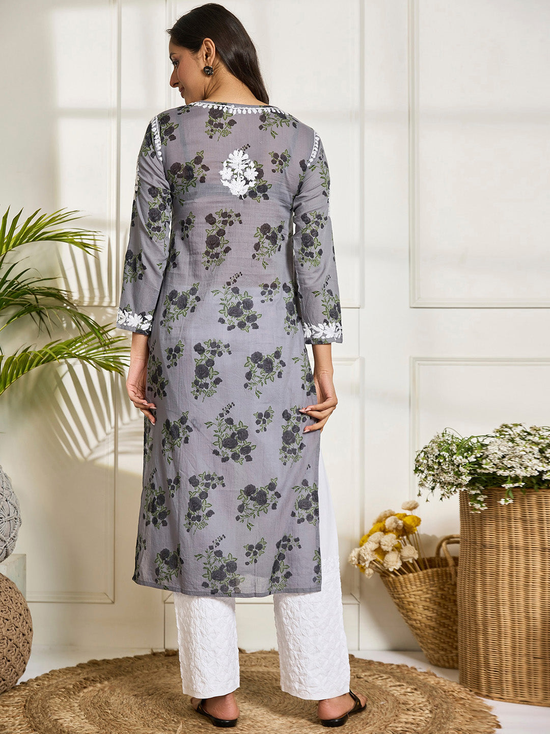 HOUSE OF KARI Floral Embroidered Chikankari Cotton Straight Kurta | Swadesiicart