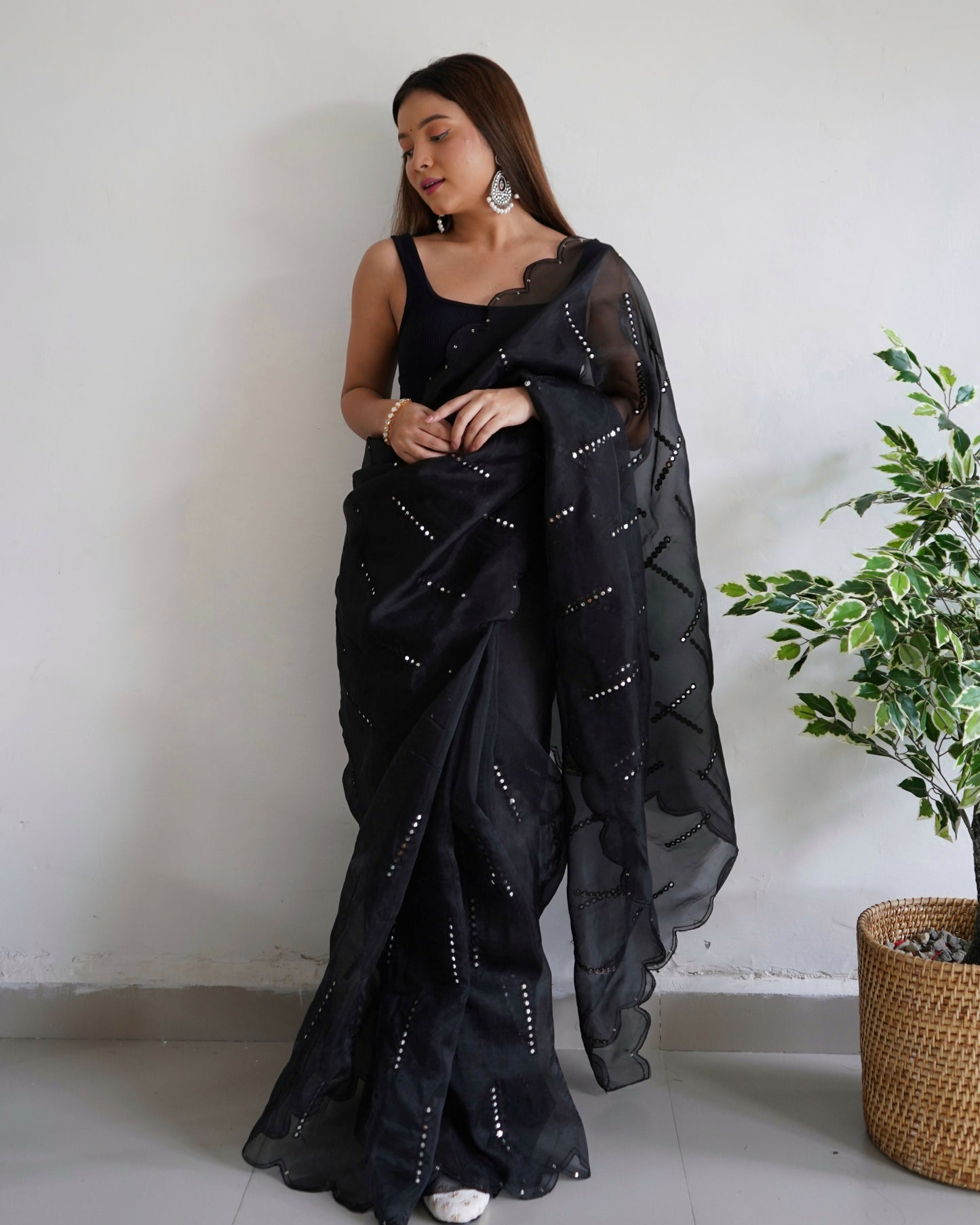 Vamsee Vika 9Mm Black Organza Saree - Swadesiicart
