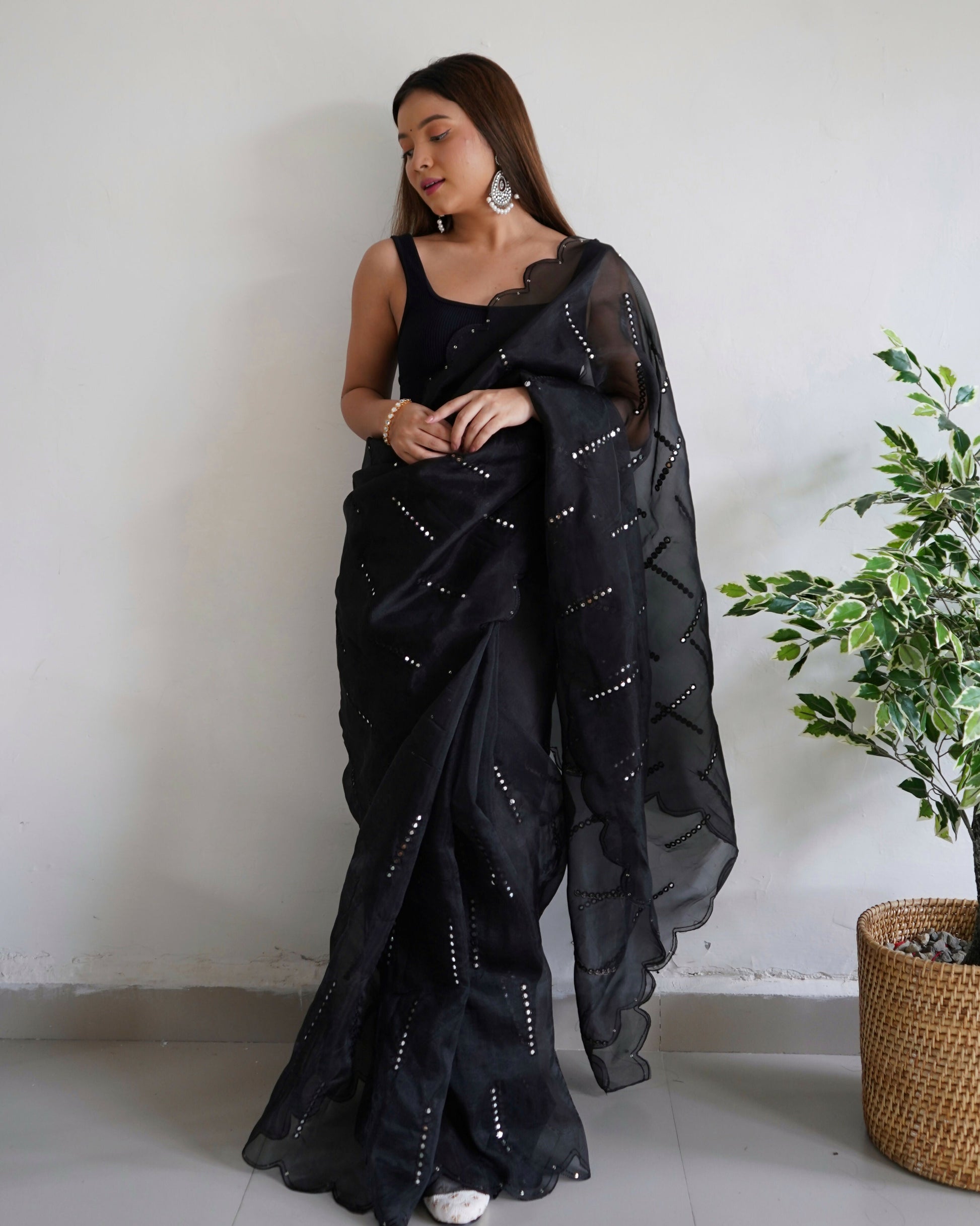 Vamsee Vika 9Mm Black Organza Saree - Swadesiicart