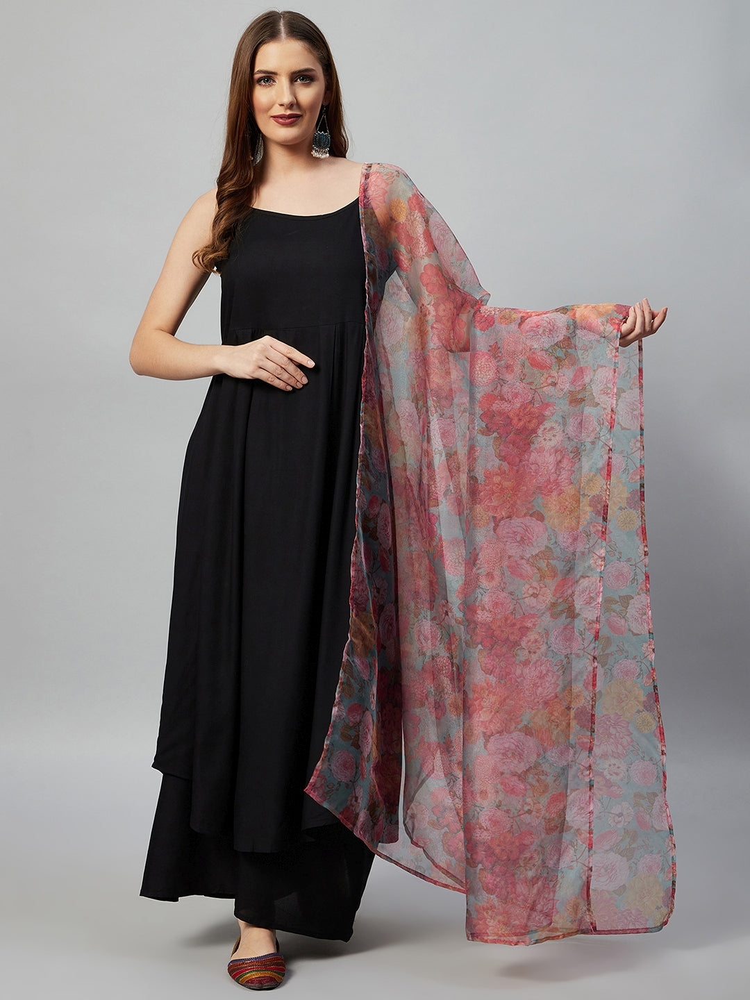 InWeave Black Strappy Set With Green Organza Dupatta - Swadesiicart