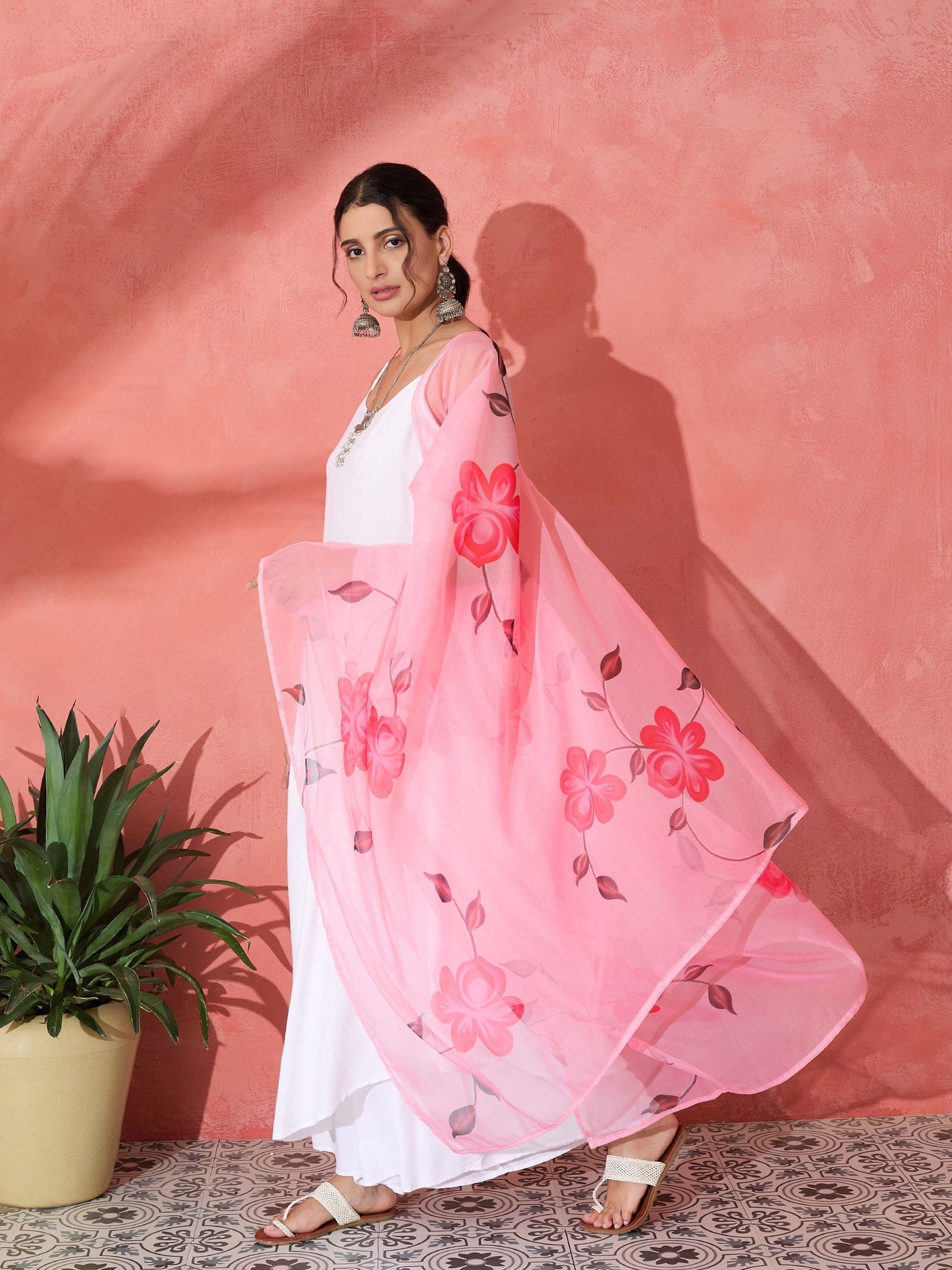 InWeave White Strappy Kurta Set With Pink Hand Print Dupatta - Swadesiicart