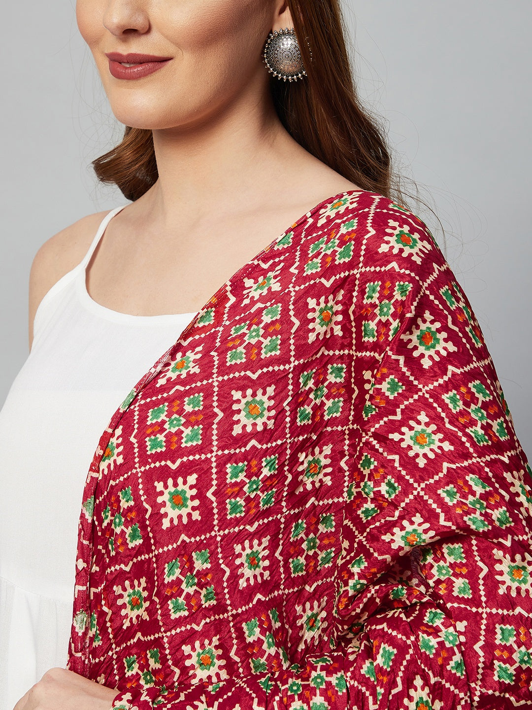 InWeave White Strappy Set - Maroon Fosilk Dupatta - Swadesiicart