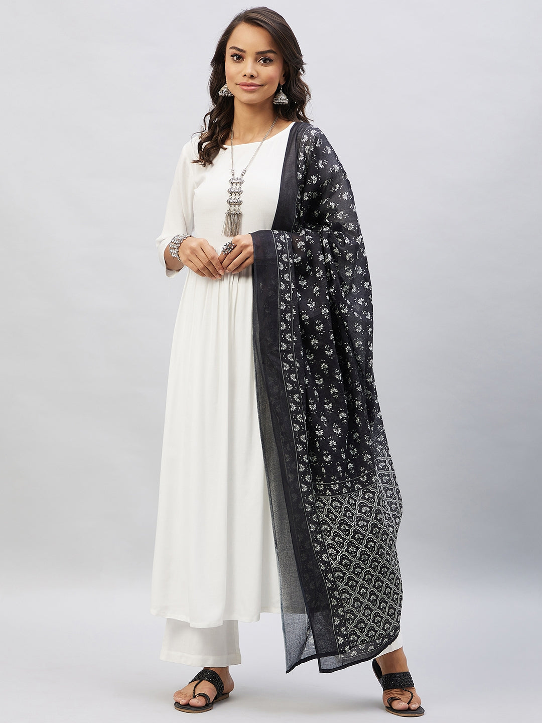 InWeave Women's Cream Anarkali Kurta Set With Black Chintz Print Dupatta - Swadesiicart