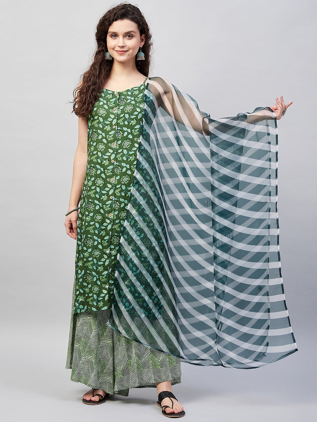 InWeave Women's Green Bagh Spaghetti Kurta Set W Green Le Dupatta - Swadesiicart