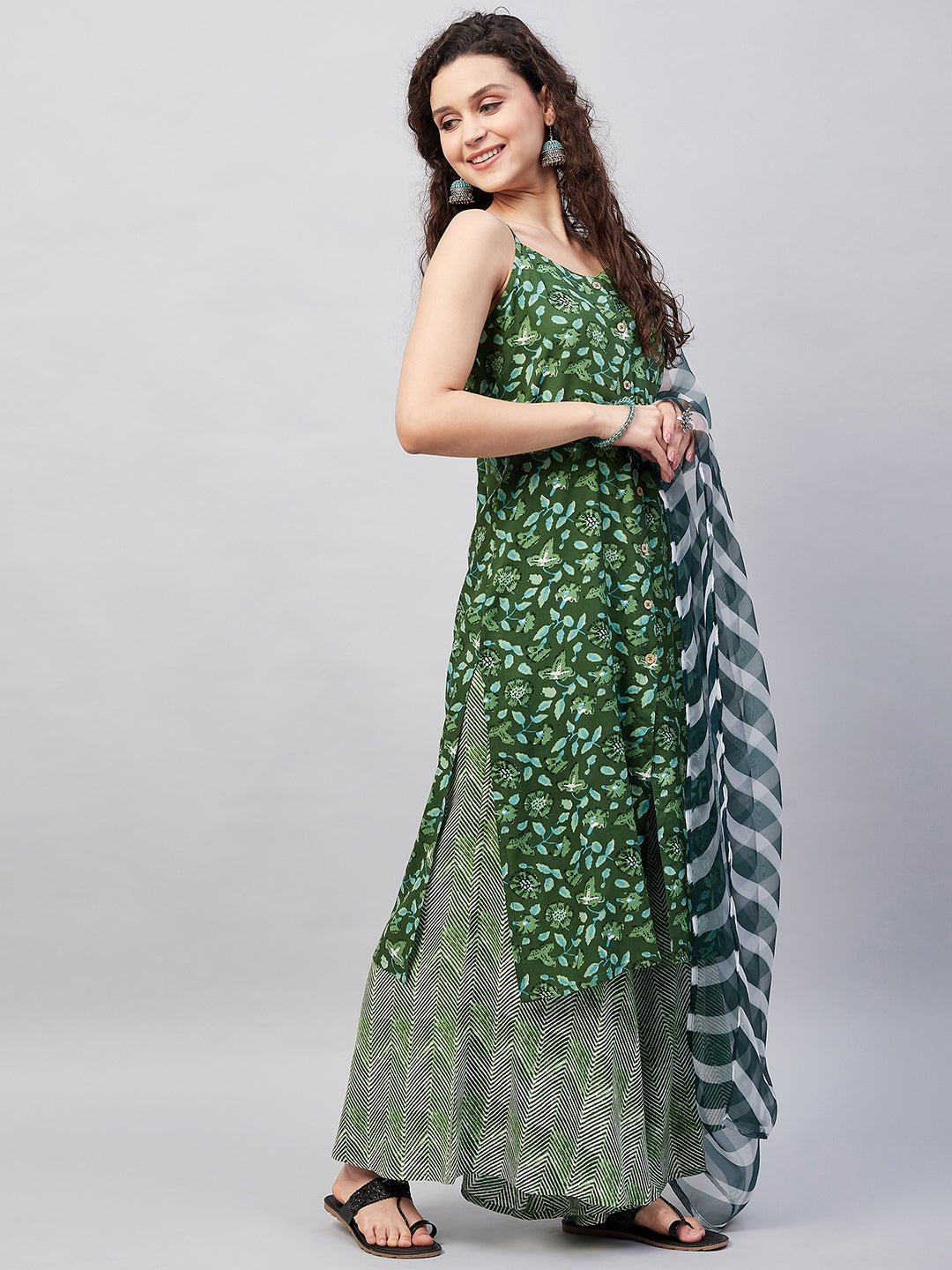 InWeave Women's Green Bagh Spaghetti Kurta Set W Green Le Dupatta - Swadesiicart