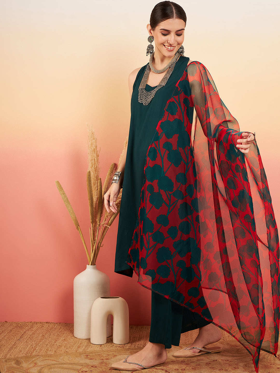 InWeave Women's Dark Green Neck Patti Halter Kurta Set Red Green Or Dupatta - Swadesiicart