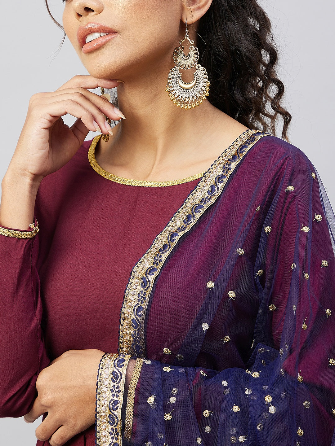 InWeave Women's Maroon Solid Long Kurta With Navy Net Dupatta - Swadesiicart