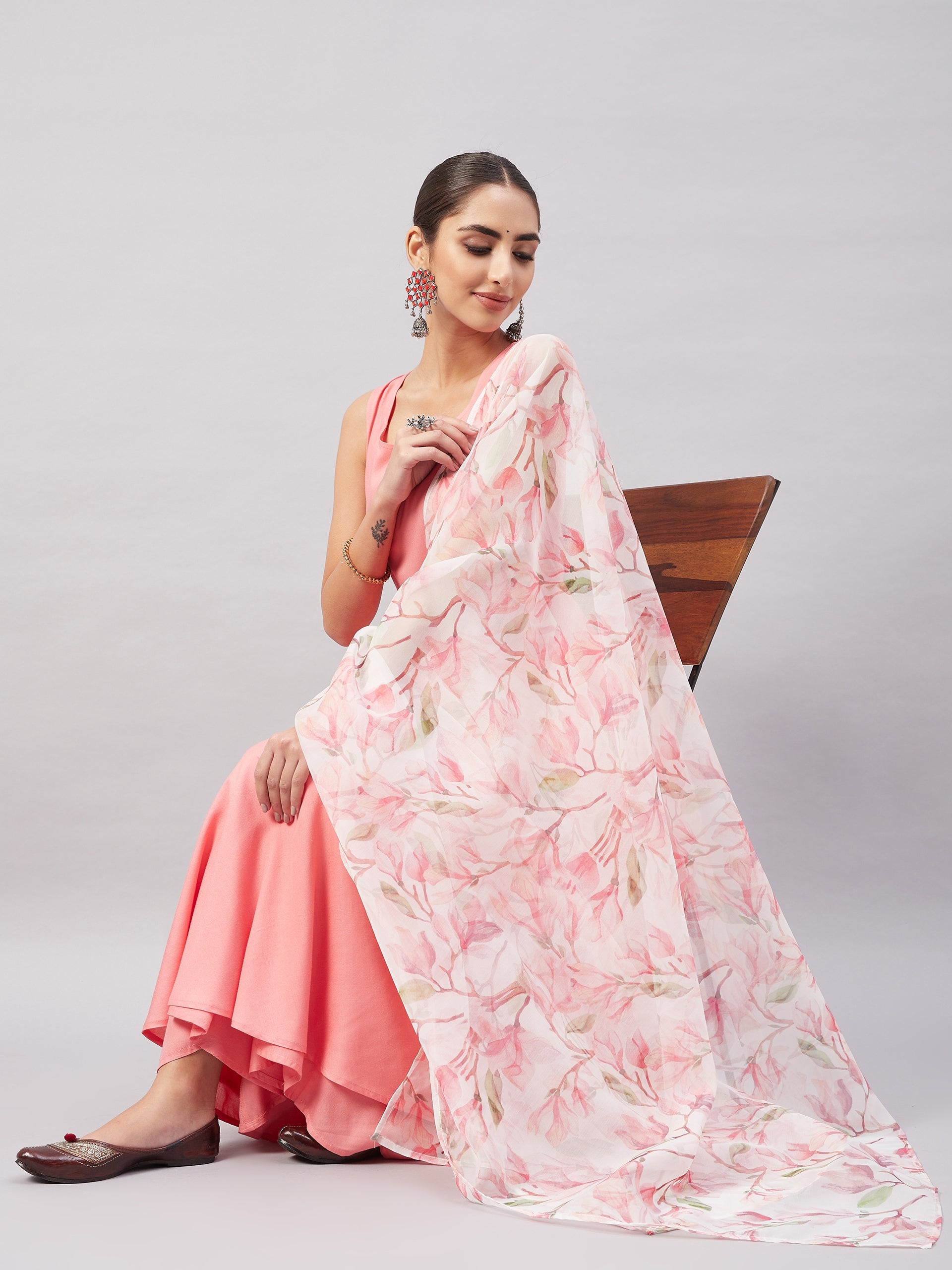 InWeave Women's Light Pink Sleeveless Kurta Set W White Peach Organza Dupatta - Swadesiicart