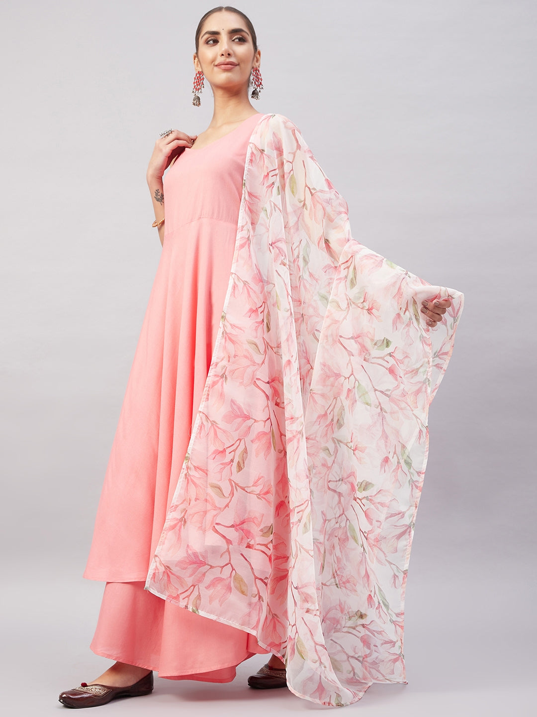 InWeave Women's Light Pink Sleeveless Kurta Set W White Peach Organza Dupatta - Swadesiicart