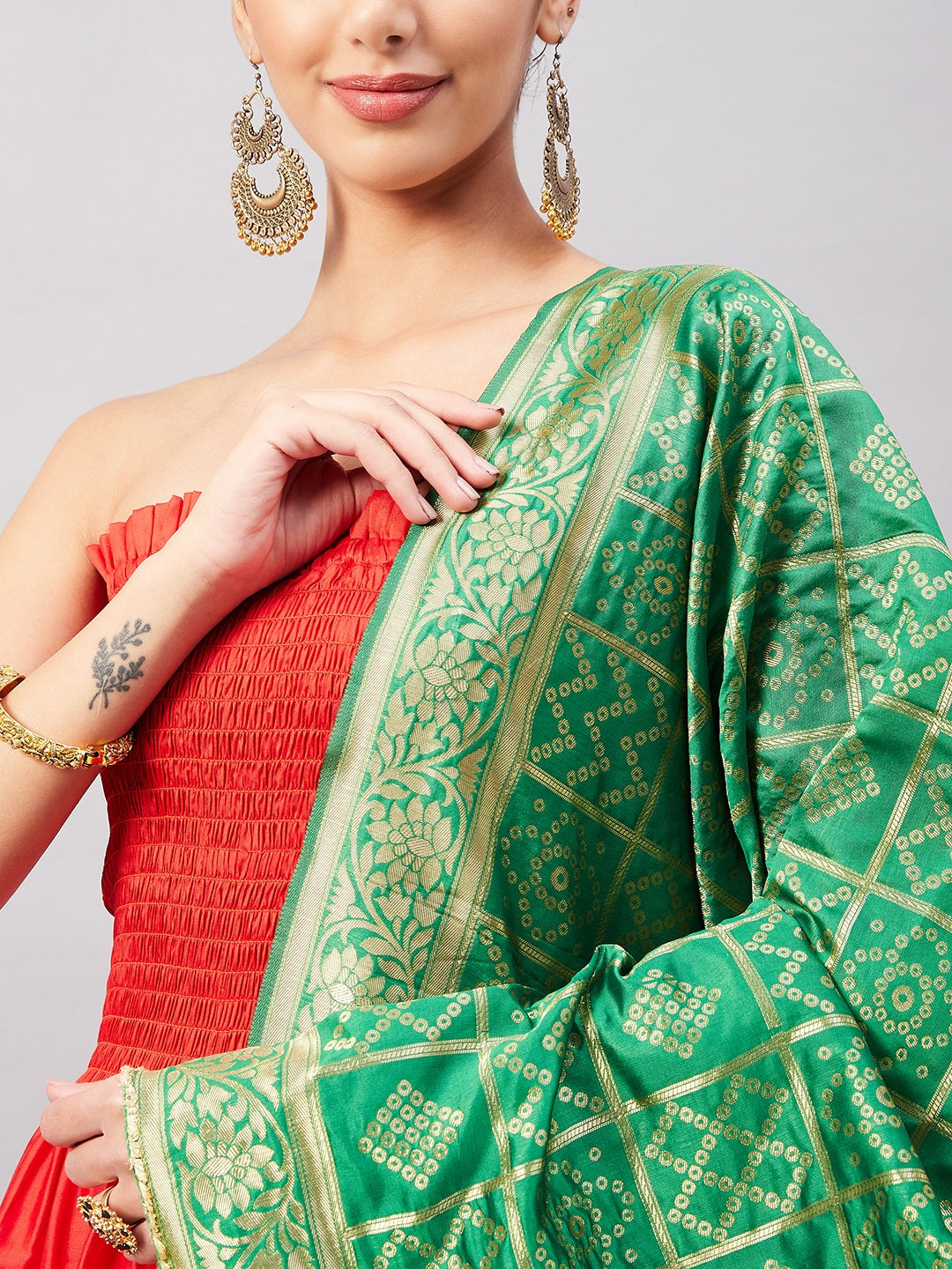 InWeave Women's Red Off Shoulder Kurta Set W Green Brocade Dupatta - Swadesiicart