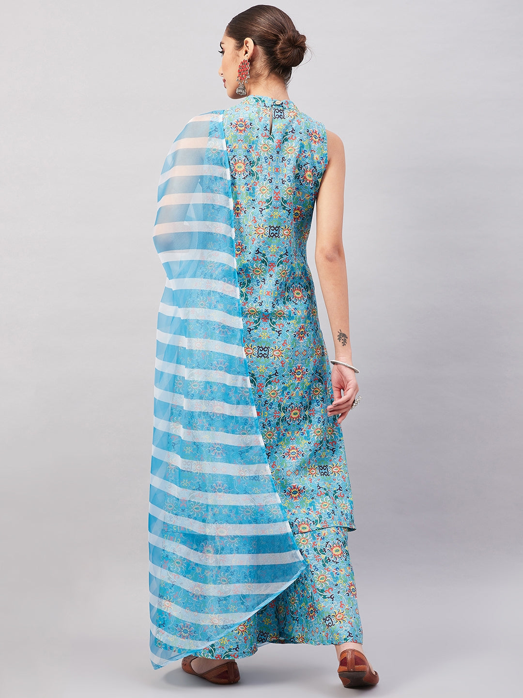 InWeave Women's Sky Blue Floral Halter Kurta Set W Sb Leh Organza Dupatta - Swadesiicart